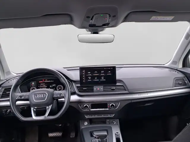 Audi Q5 view 5