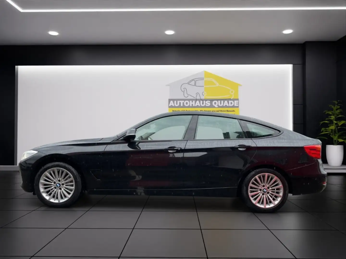 BMW 335 Gran Turismo i xDrive HUD AHK-klappbar El. Panodac Schwarz - 2