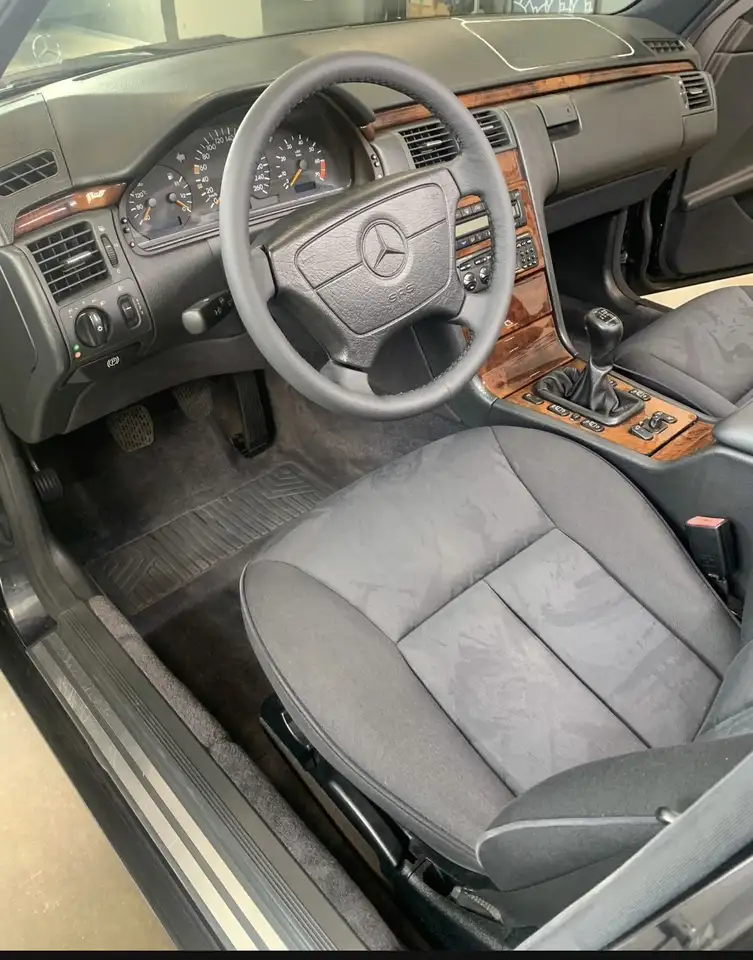 Mercedes-Benz E 200 k Elegance, foto 6