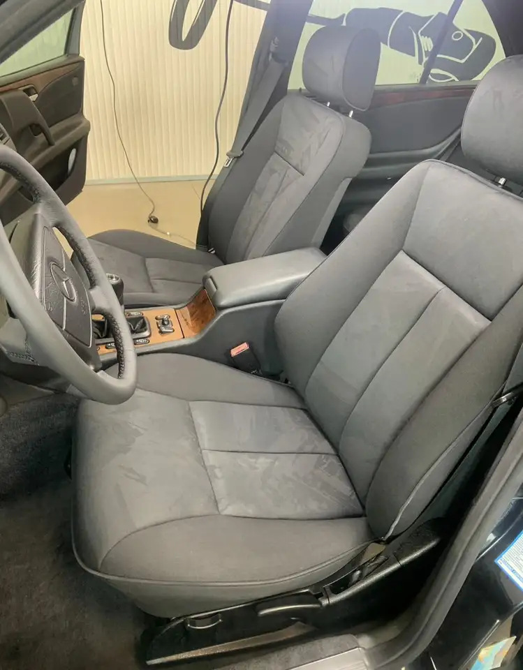 Mercedes-Benz E 200 k Elegance, foto 5