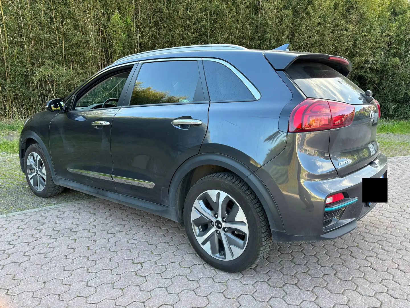 Kia Niro Niro I 2020 e-Niro 64 kWh Evolution OBC 11kW Gris - 1