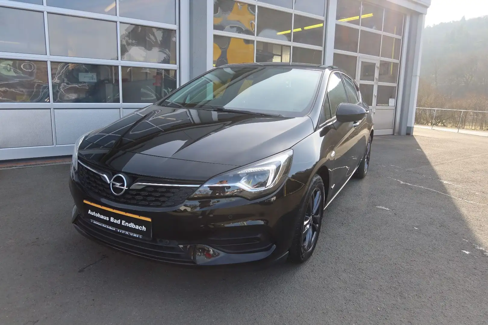 Opel Astra K Lim. 5-trg. Design & Tech Start/Stop Schwarz - 1