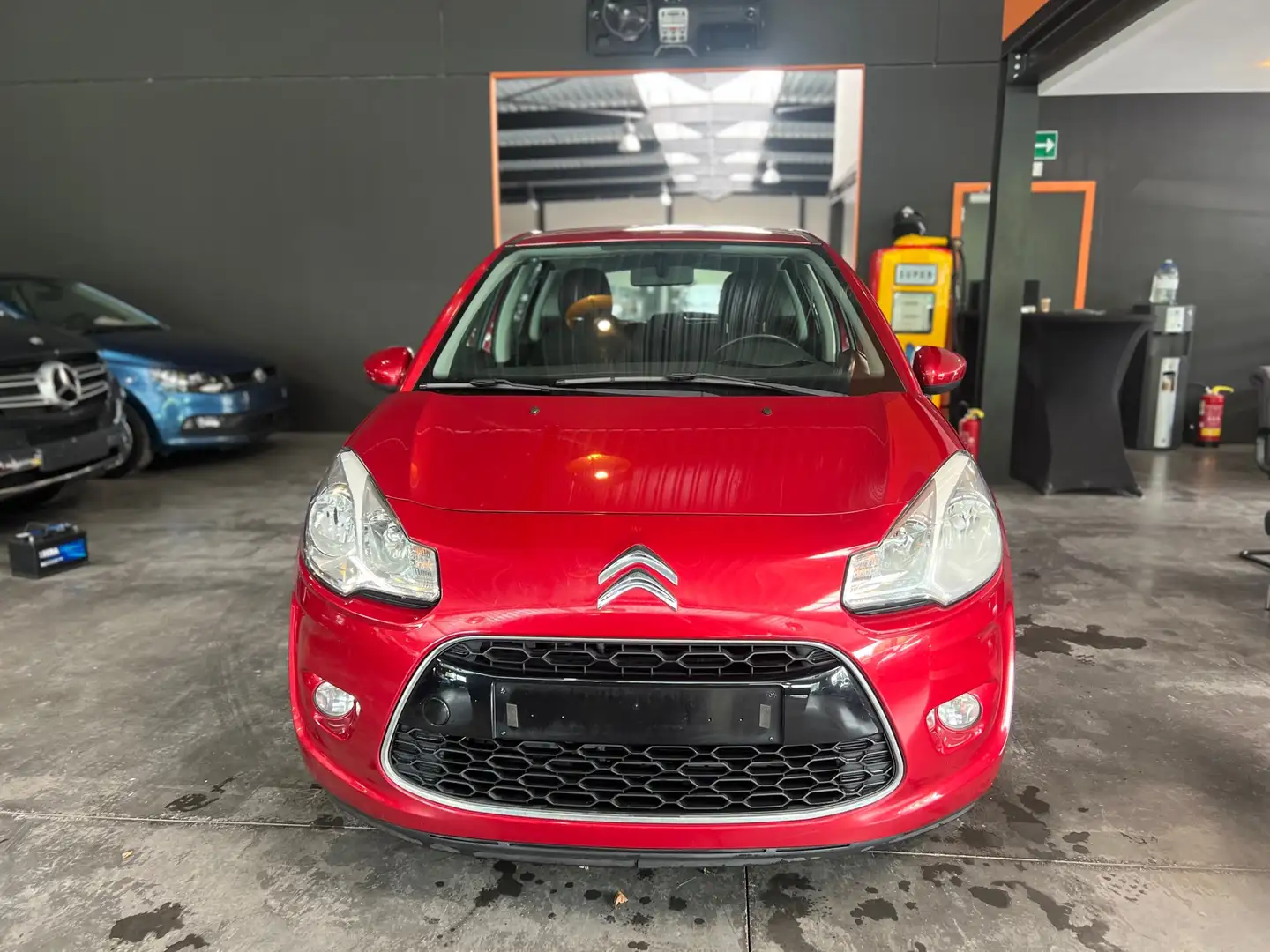 Citroen C3 1.1i Attraction//12 MOIS DE GARANTIE Rouge - 2