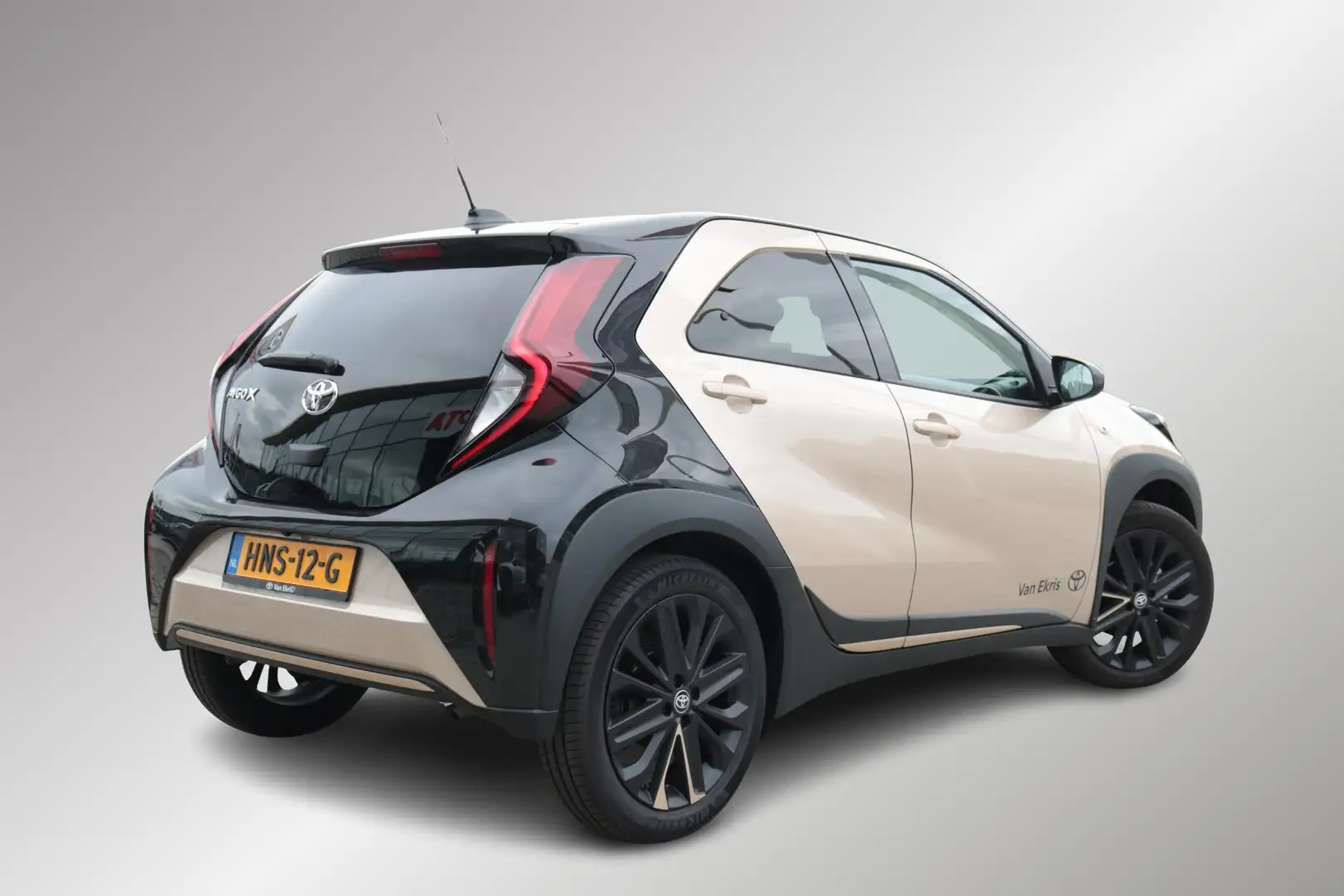 Toyota Aygo X 1.0 VVT-i S-CVT Pulse Automaat, Apple carplay, And Brun - 2