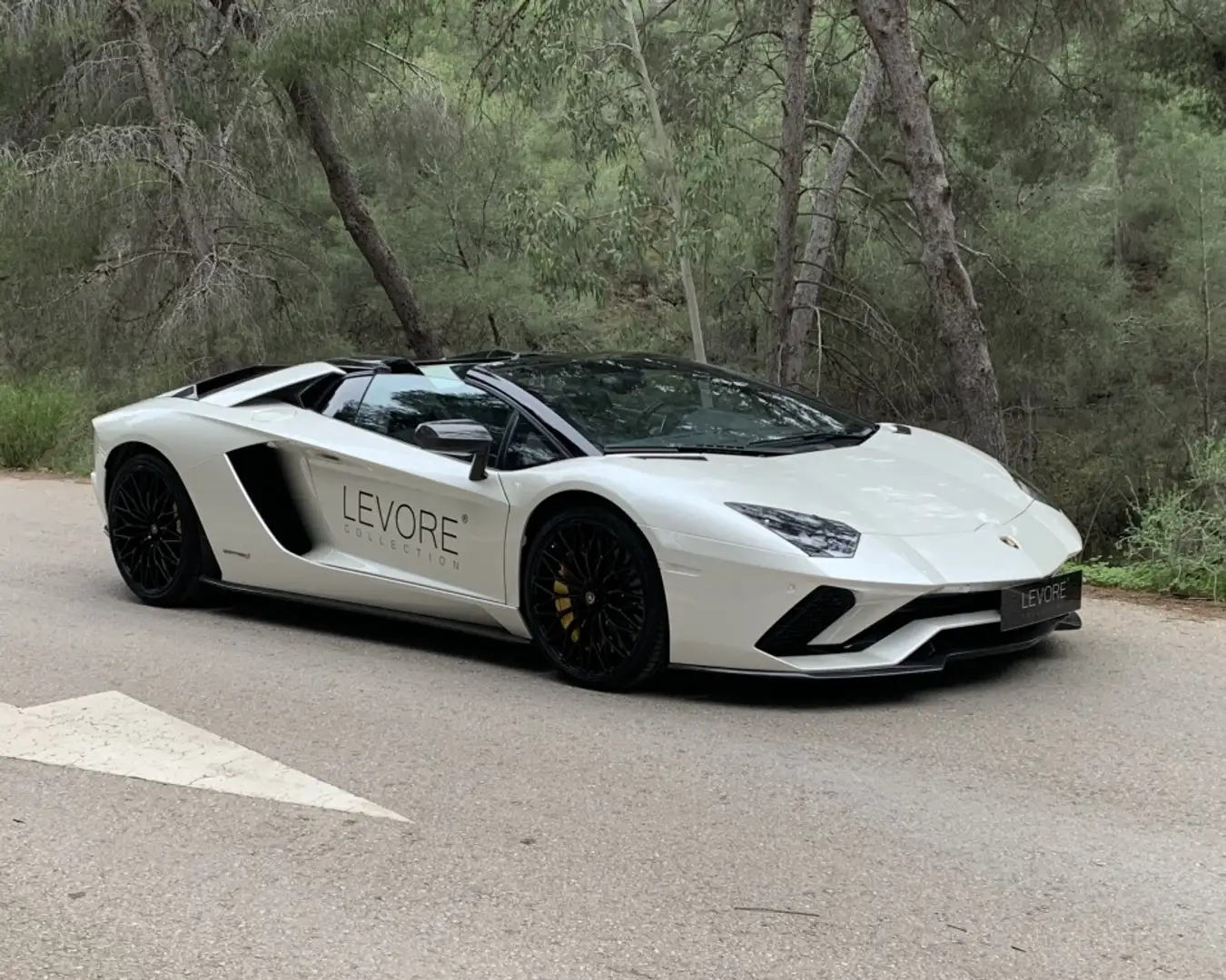 Lamborghini Aventador LP740-4 S Roadster Weiß - 2
