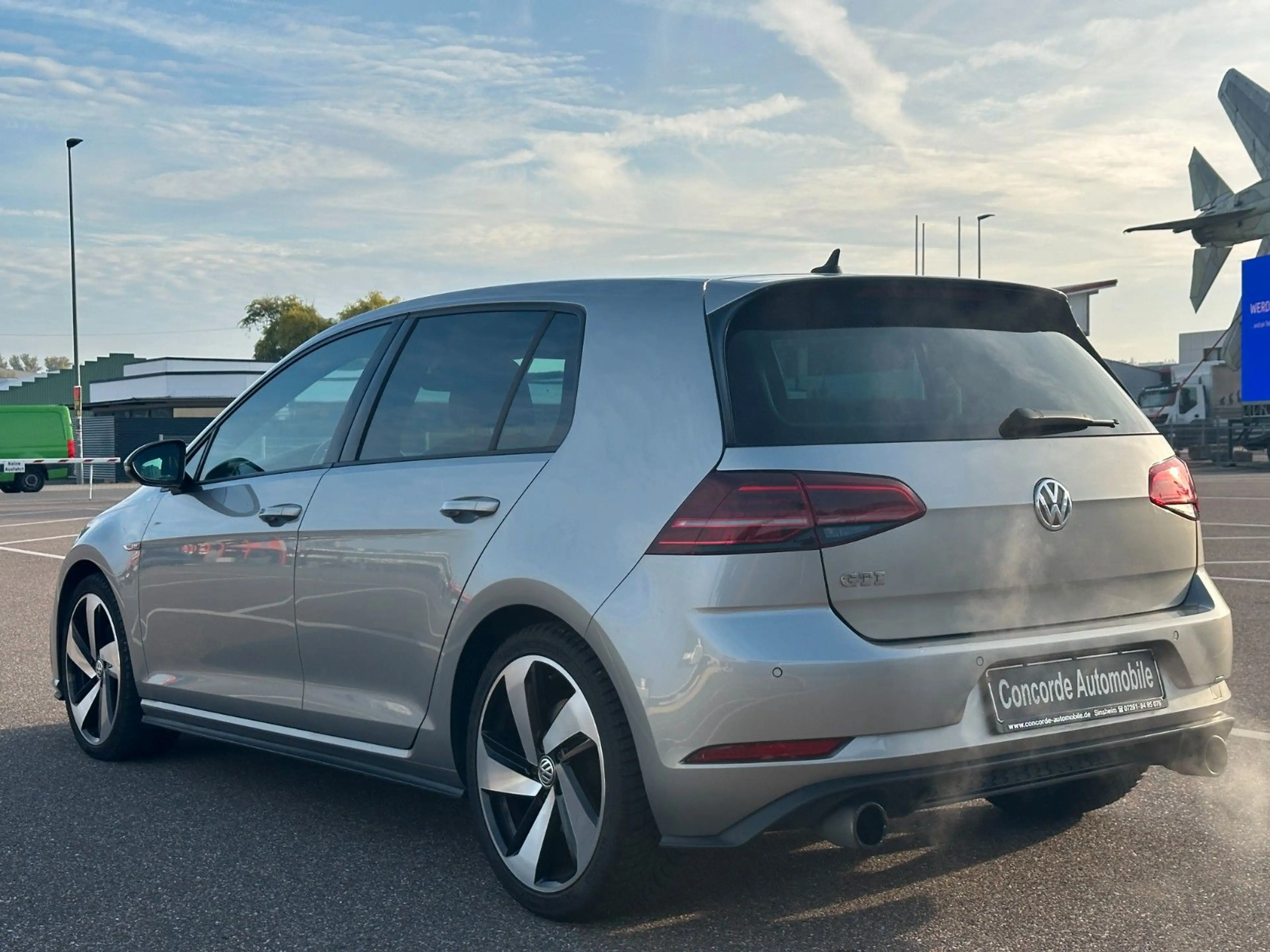 Volkswagen Golf VII Lim. GTI LED  NAVI RFK SHZ PDC TEMPOMAT — photo 10