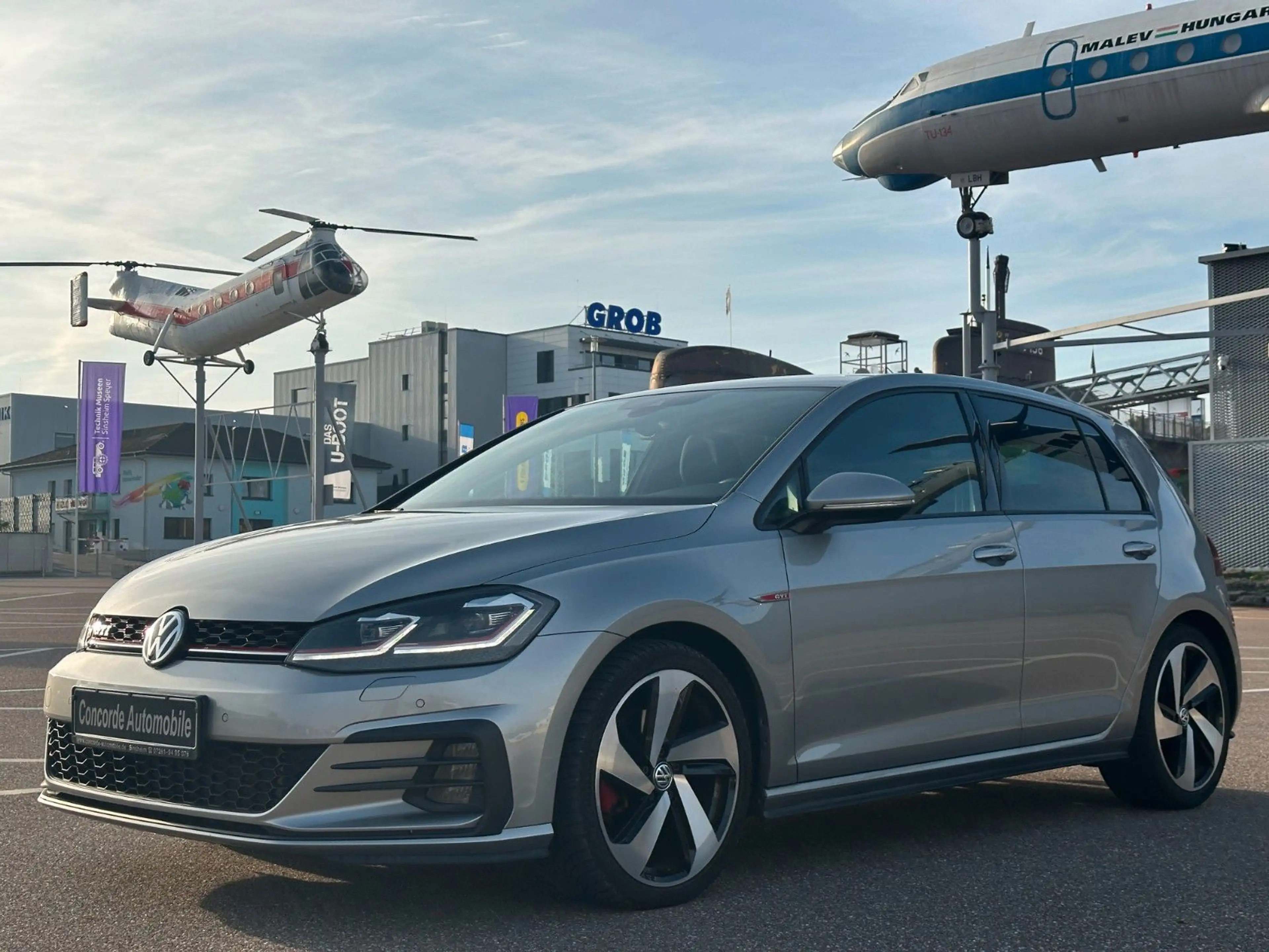 Volkswagen Golf VII Lim. GTI LED  NAVI RFK SHZ PDC TEMPOMAT — photo 12