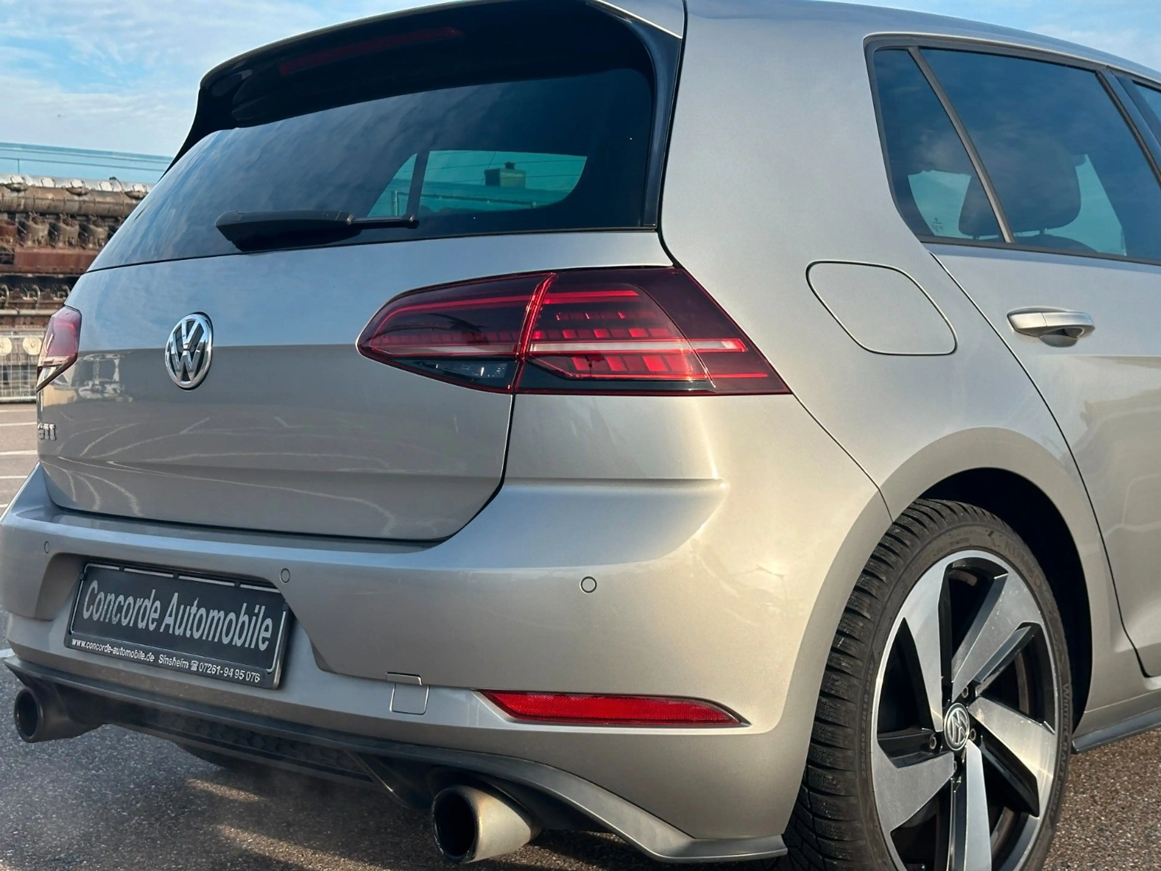 Volkswagen Golf VII Lim. GTI LED  NAVI RFK SHZ PDC TEMPOMAT — photo 7