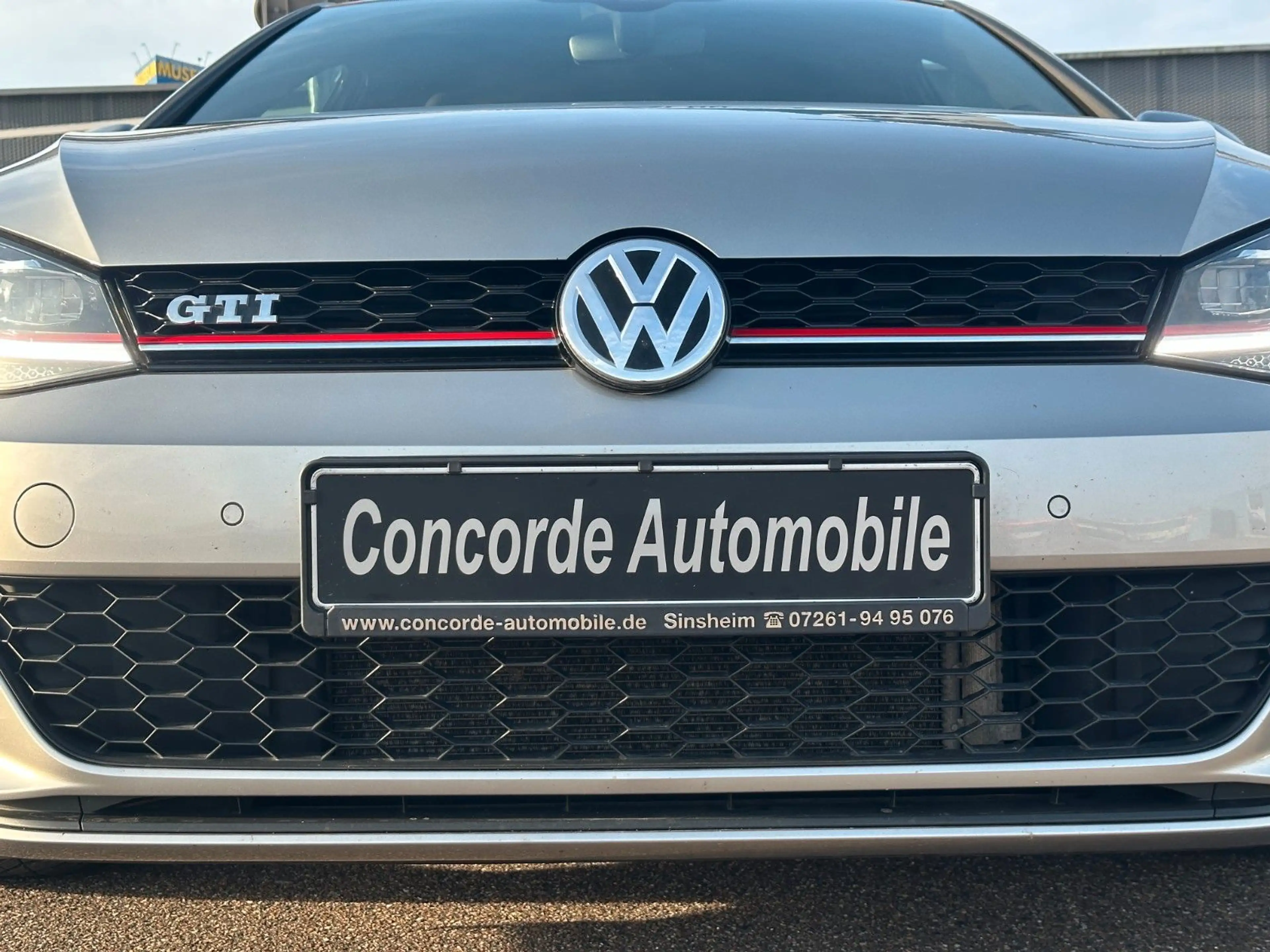 Volkswagen Golf VII Lim. GTI LED  NAVI RFK SHZ PDC TEMPOMAT — photo 3