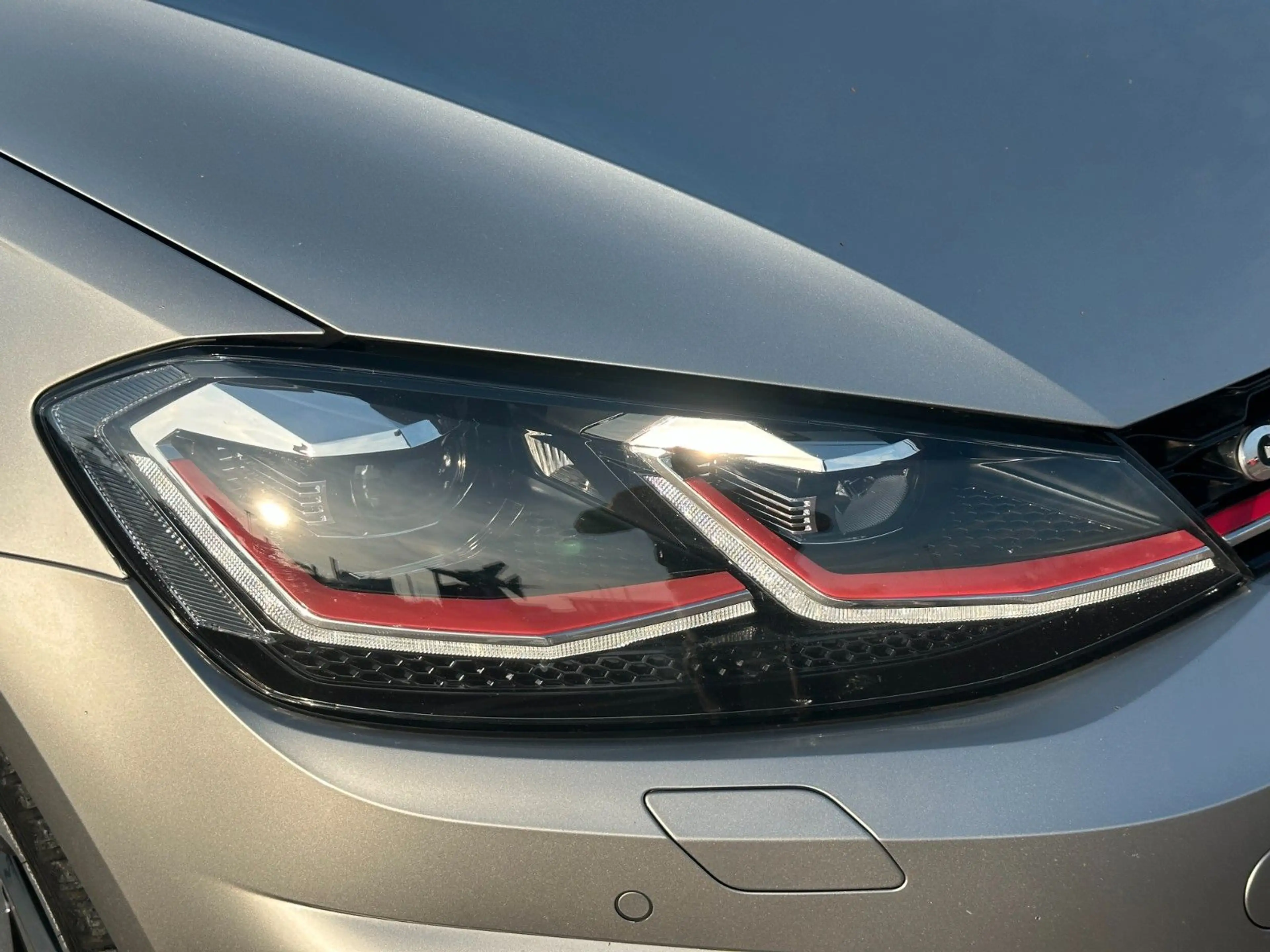 Volkswagen Golf VII Lim. GTI LED  NAVI RFK SHZ PDC TEMPOMAT — photo 4