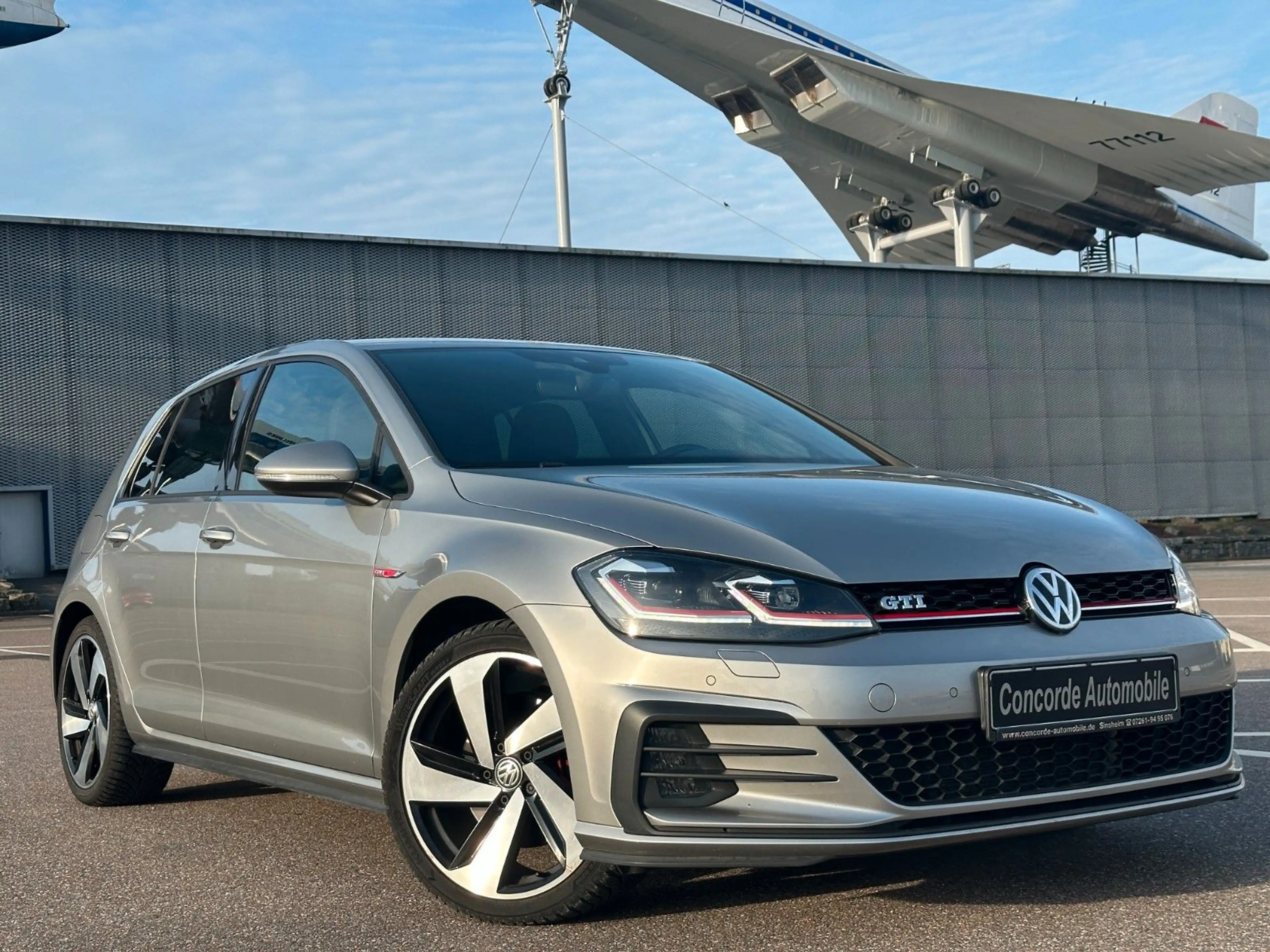 Volkswagen Golf VII Lim. GTI LED NAVI RFK SHZ PDC TEMPOMAT