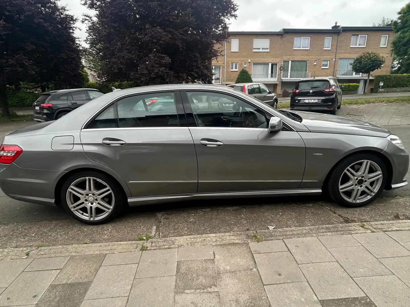 Mercedes-Benz E 200 E 200 CDI BE Avantgarde Start/Stop Grijs - 2