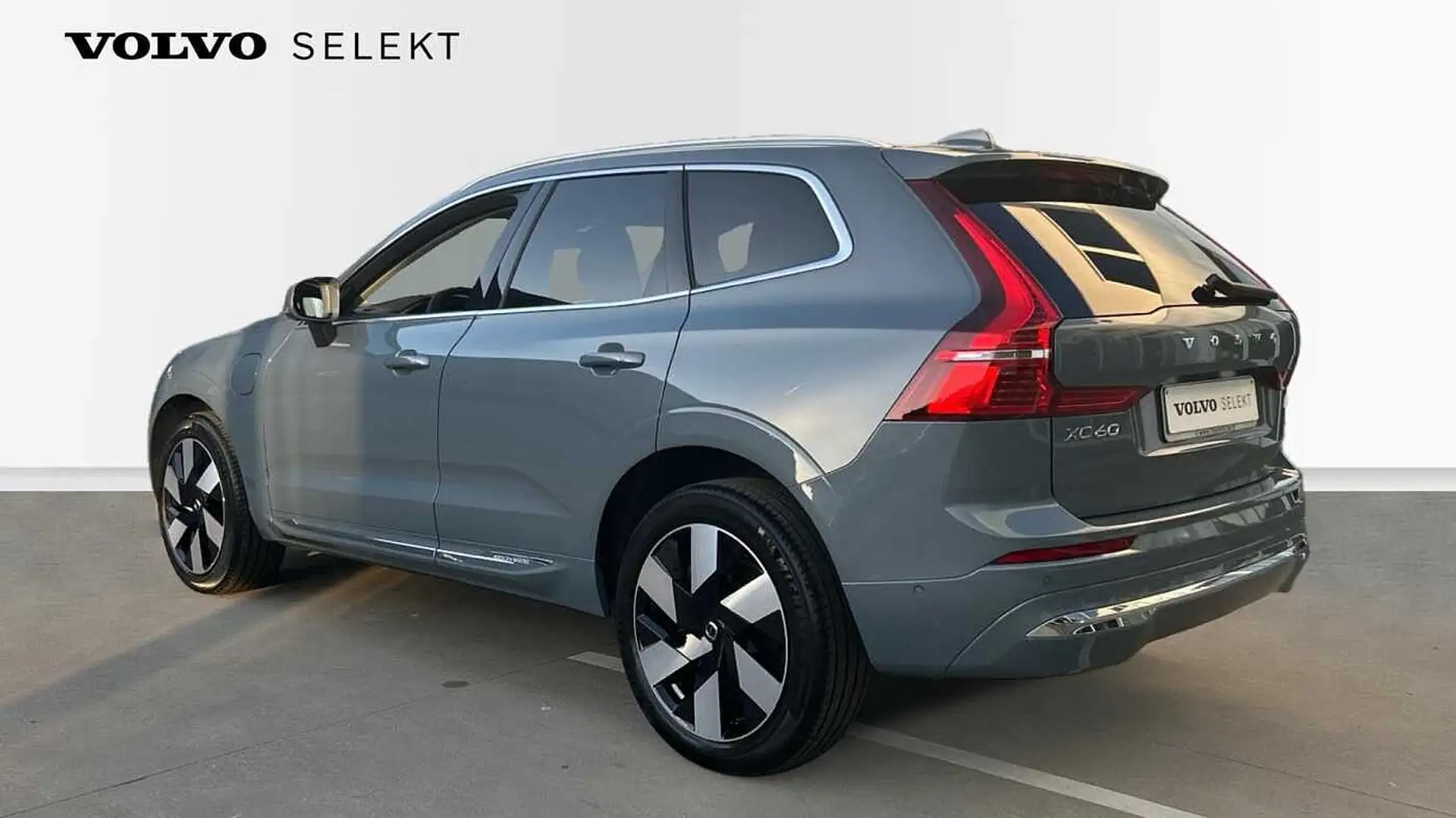 Volvo XC60 Recharge Plus, T8 AWD Plug-in Hybrid, Elektrisch/B Gris - 2