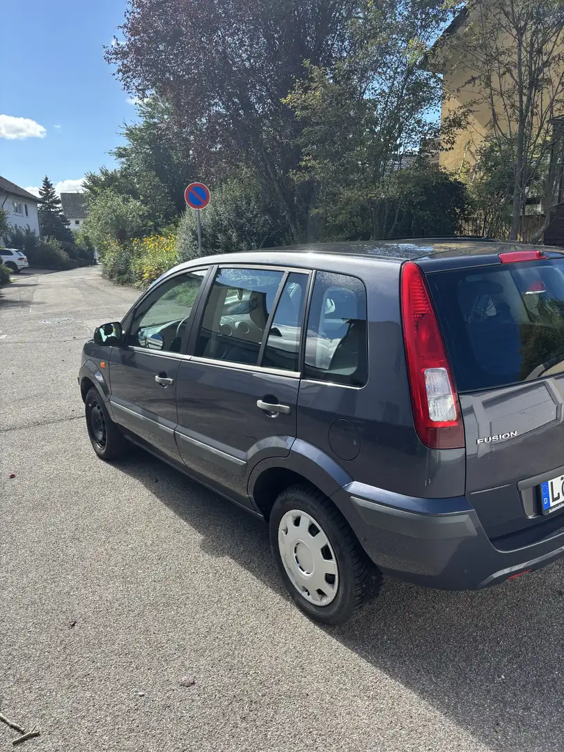 Ford Fusion 1.4 Ambiente - 2