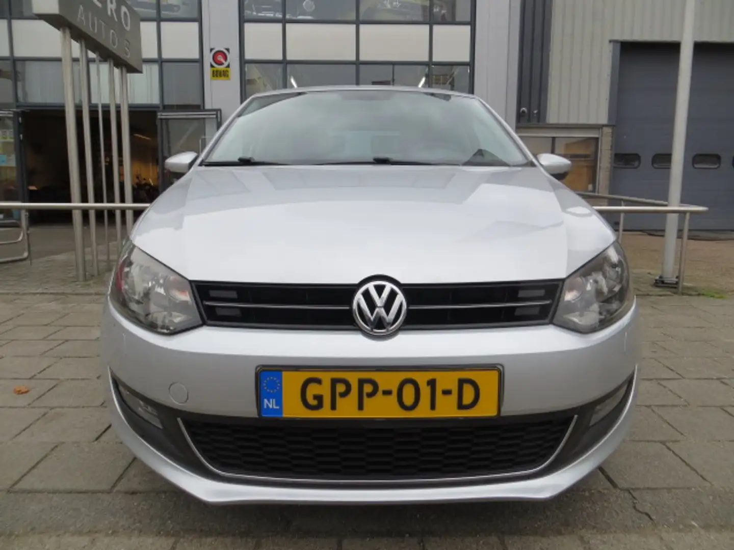 Volkswagen Polo 1.2-12V BlueMotion Comfortline 5 deurs life uitvoe Grijs - 2