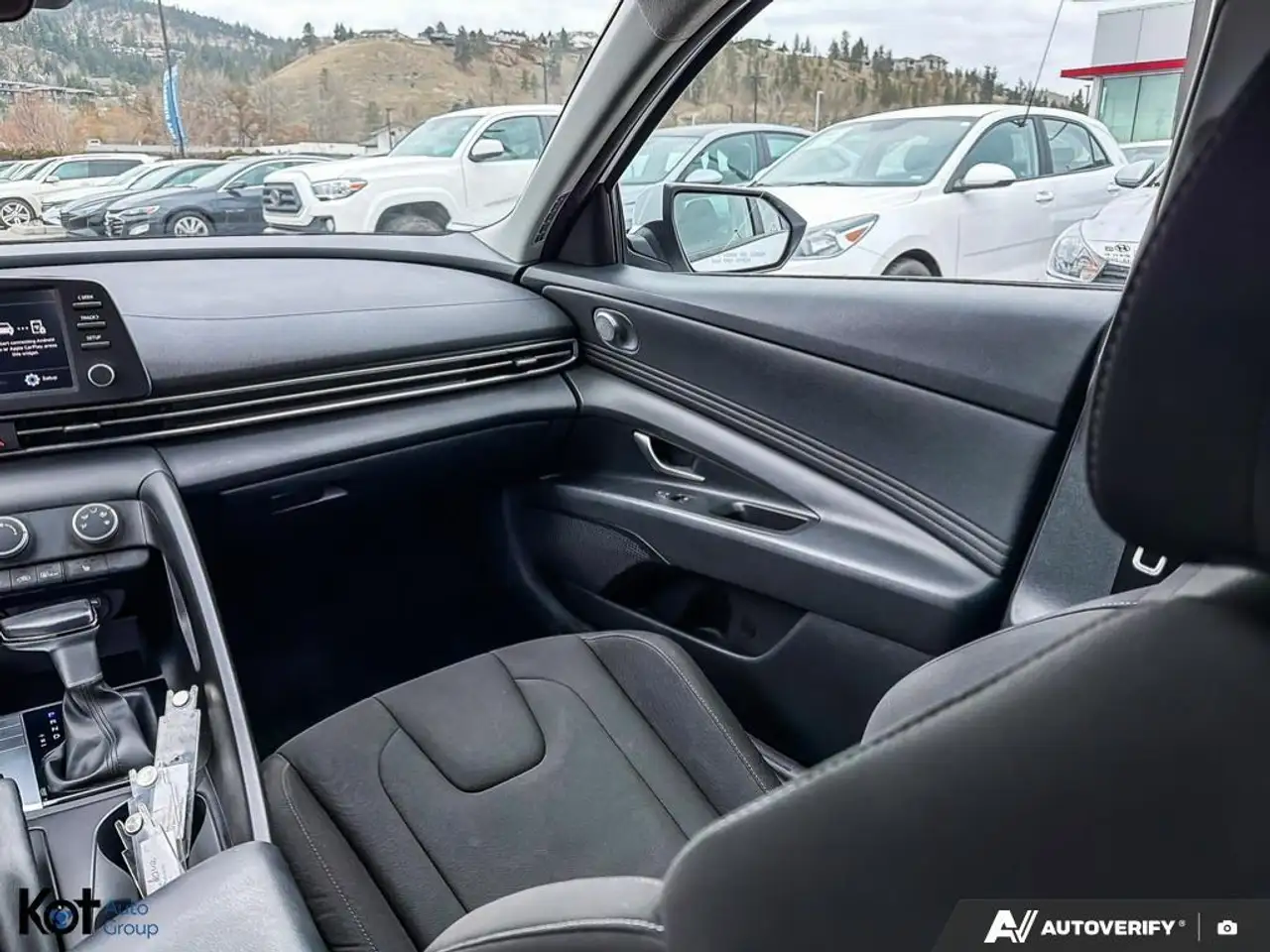 Hyundai ELANTRA снимка Hyundai ELANTRA