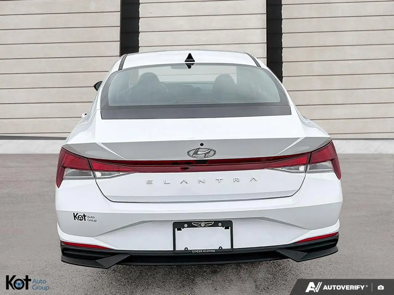 Hyundai ELANTRA снимка Hyundai ELANTRA