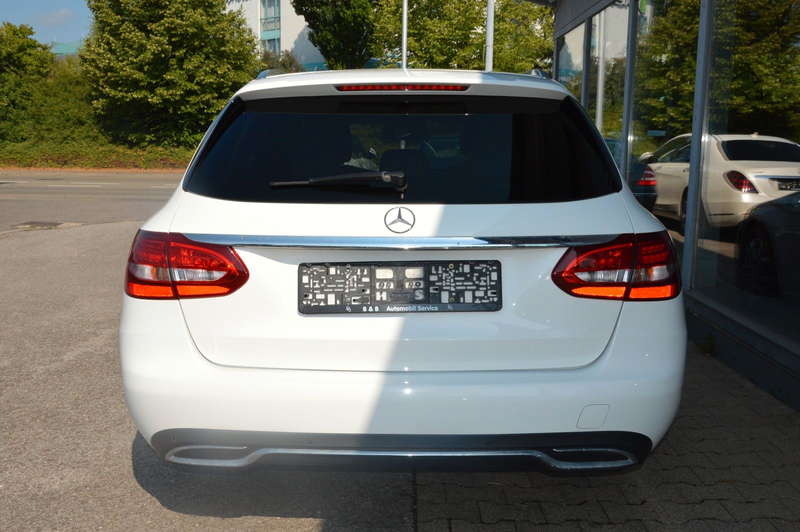 Mercedes-Benz C 220 d T*AVANTGARDE*PARK*SHZ*TEMP*CD*RDK*AHK* — photo 12