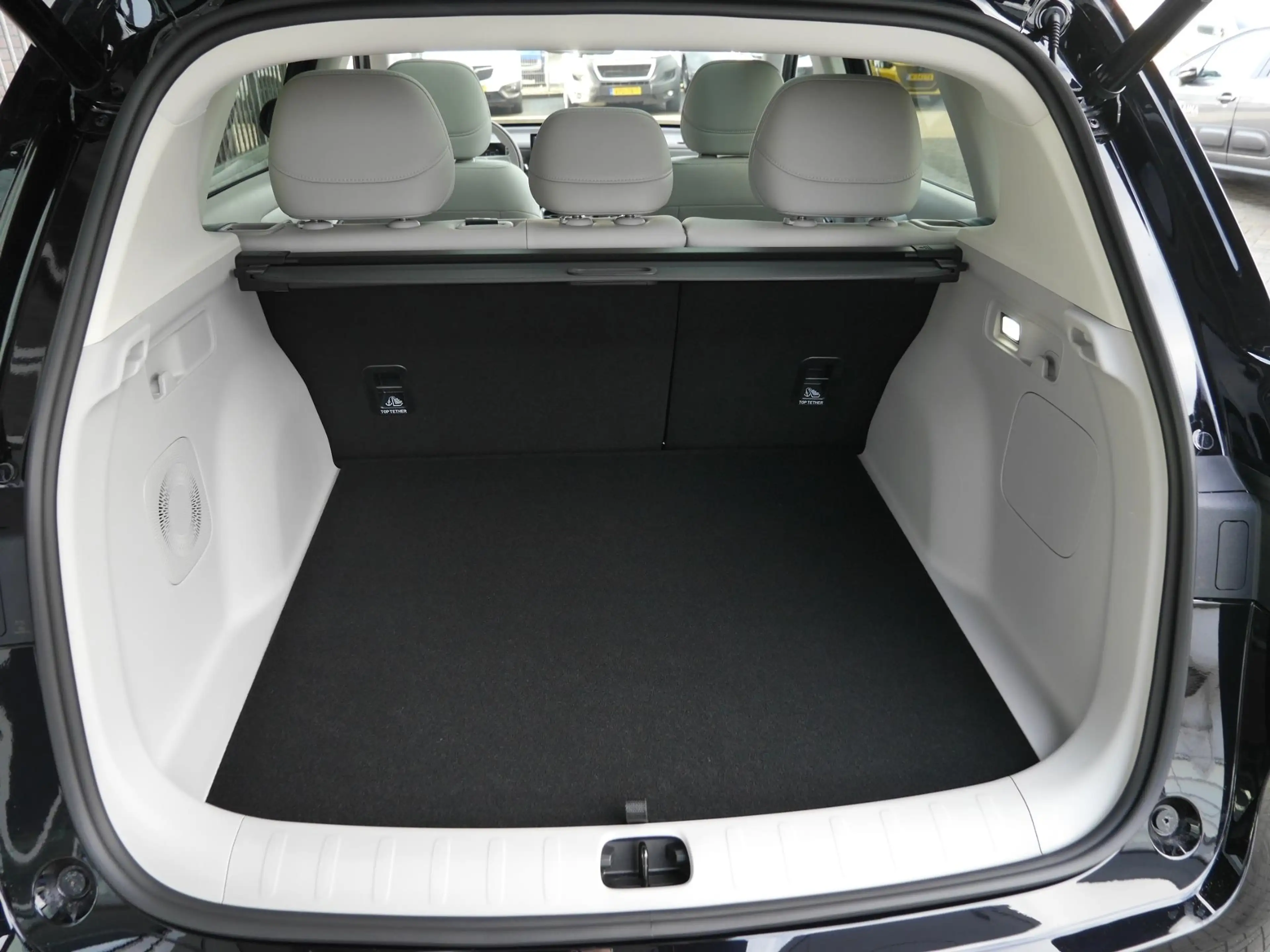 Leapmotor B10 Design ProMax 67.1 kWh | Licht interieur kleur | N — photo 13