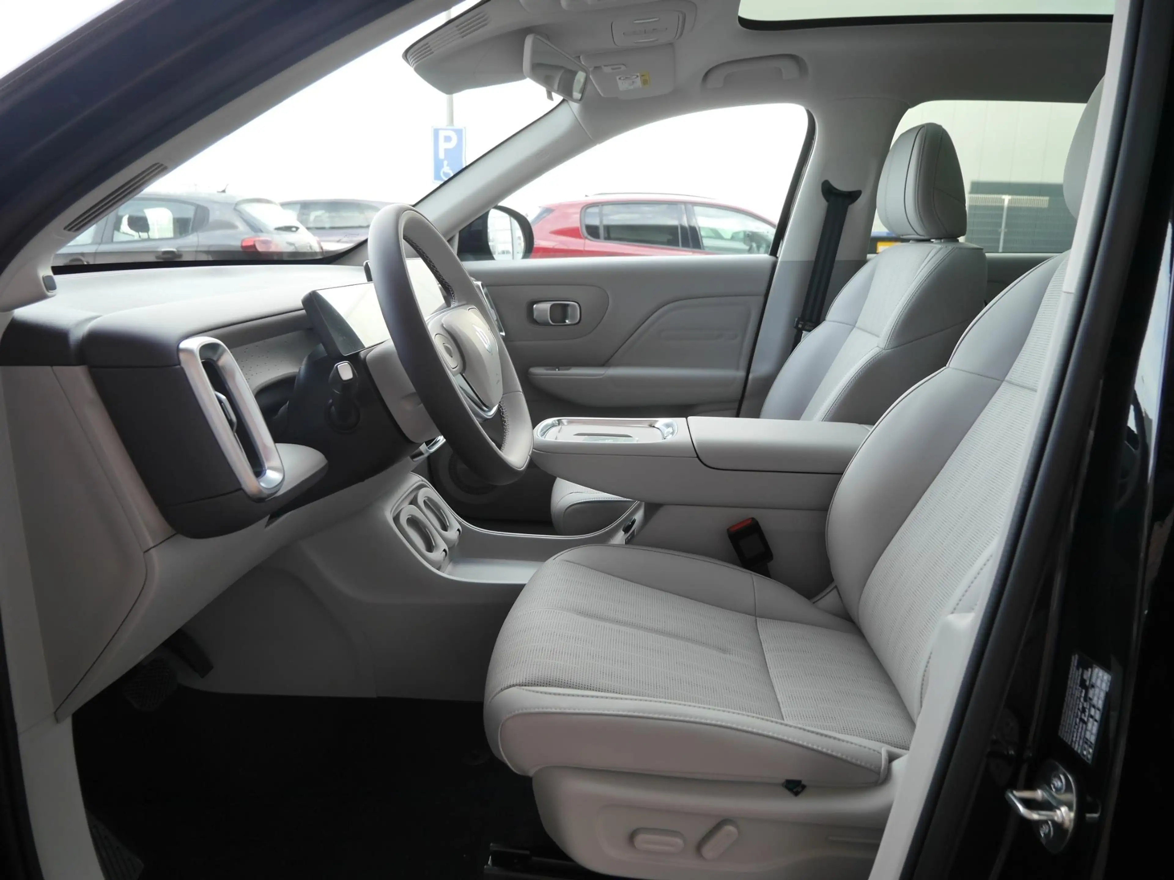 Leapmotor B10 Design ProMax 67.1 kWh | Licht interieur kleur | N — photo 10