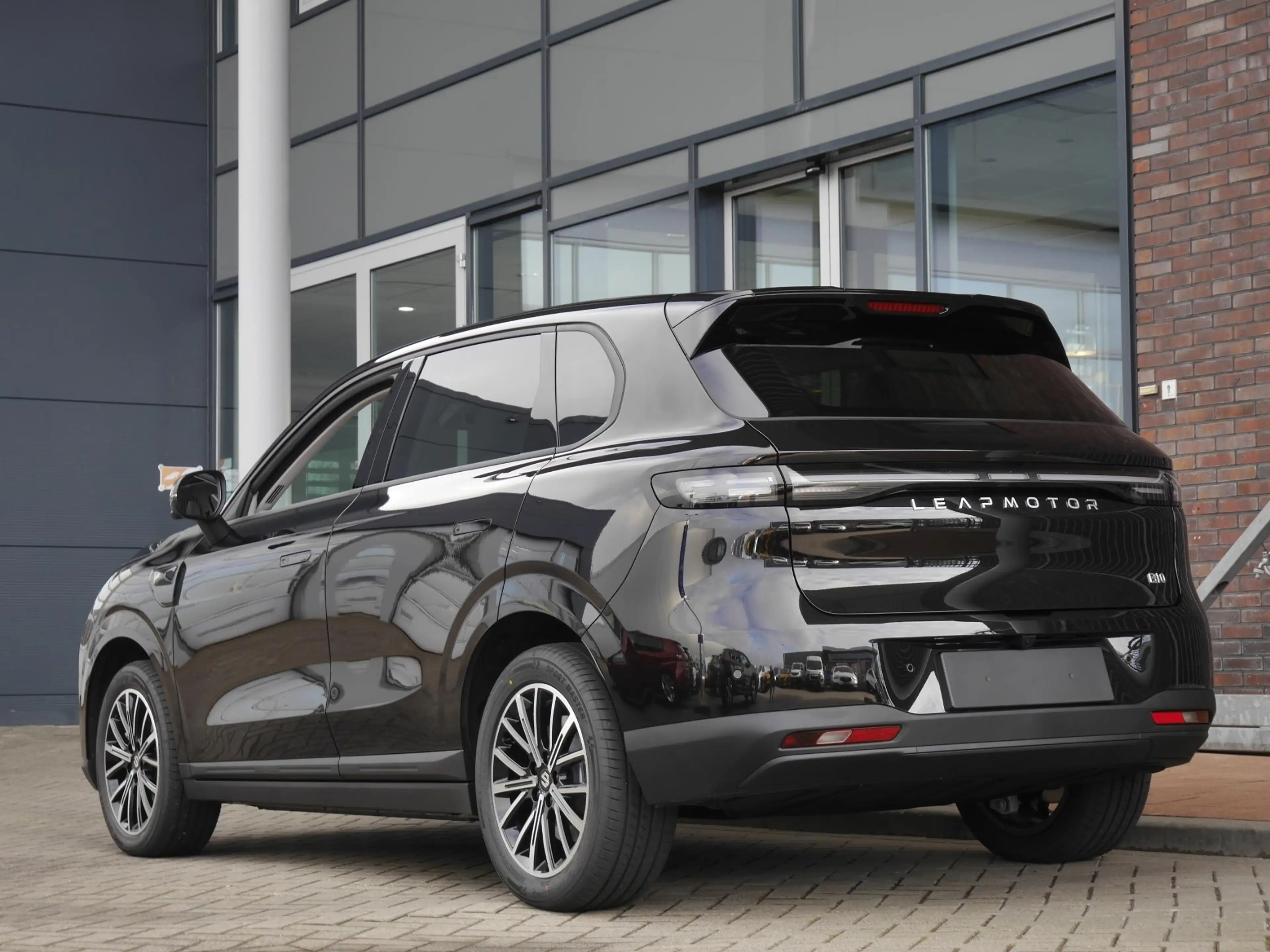 Leapmotor B10 Design ProMax 67.1 kWh | Licht interieur kleur | N — photo 6