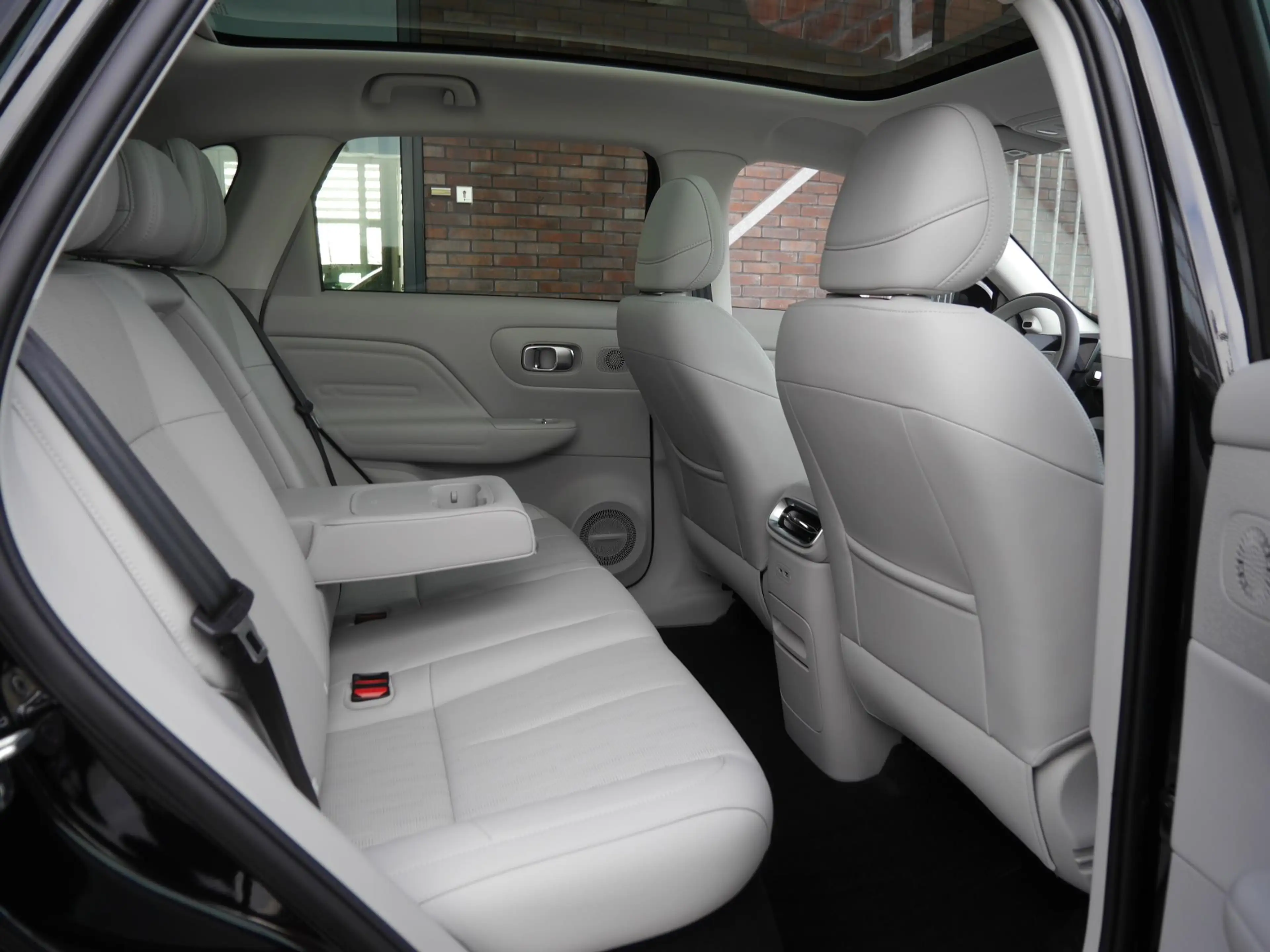 Leapmotor B10 Design ProMax 67.1 kWh | Licht interieur kleur | N — photo 15