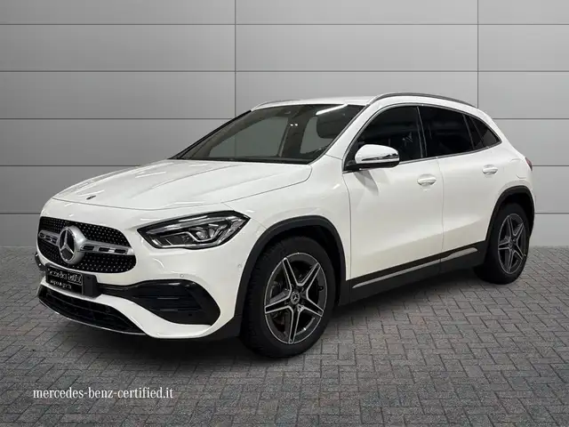 Mercedes-Benz GLA 200