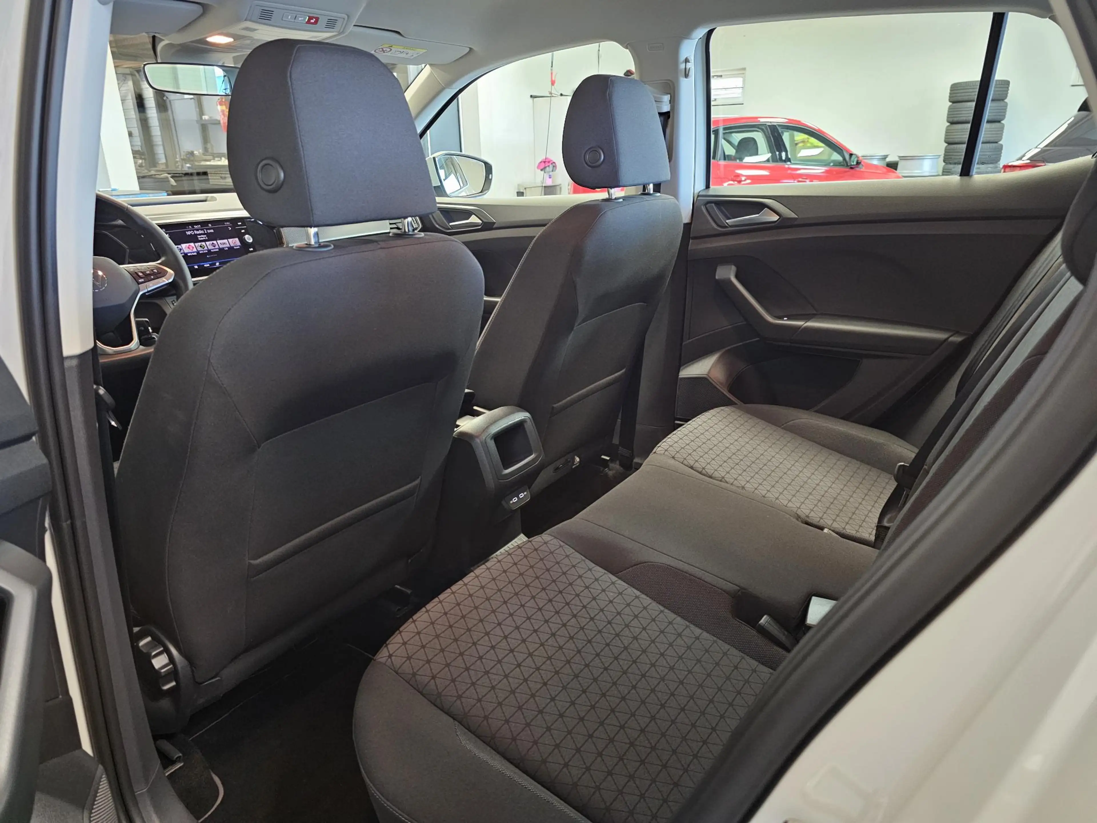 Volkswagen T-Cross 1.0 TSI DSG Life | Camera | Adaptive cruise | Stoe — photo 22