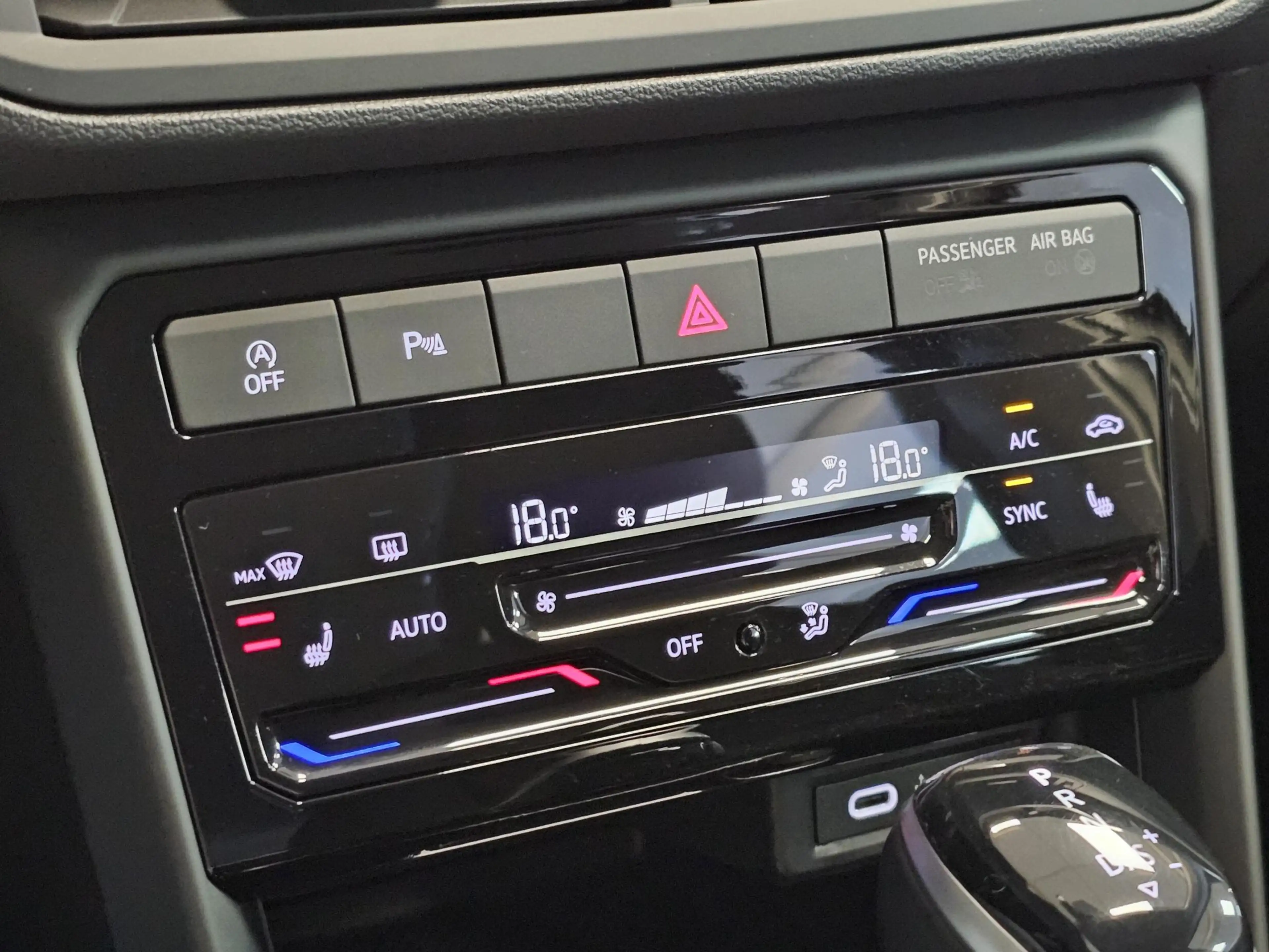 Volkswagen T-Cross 1.0 TSI DSG Life | Camera | Adaptive cruise | Stoe — photo 15