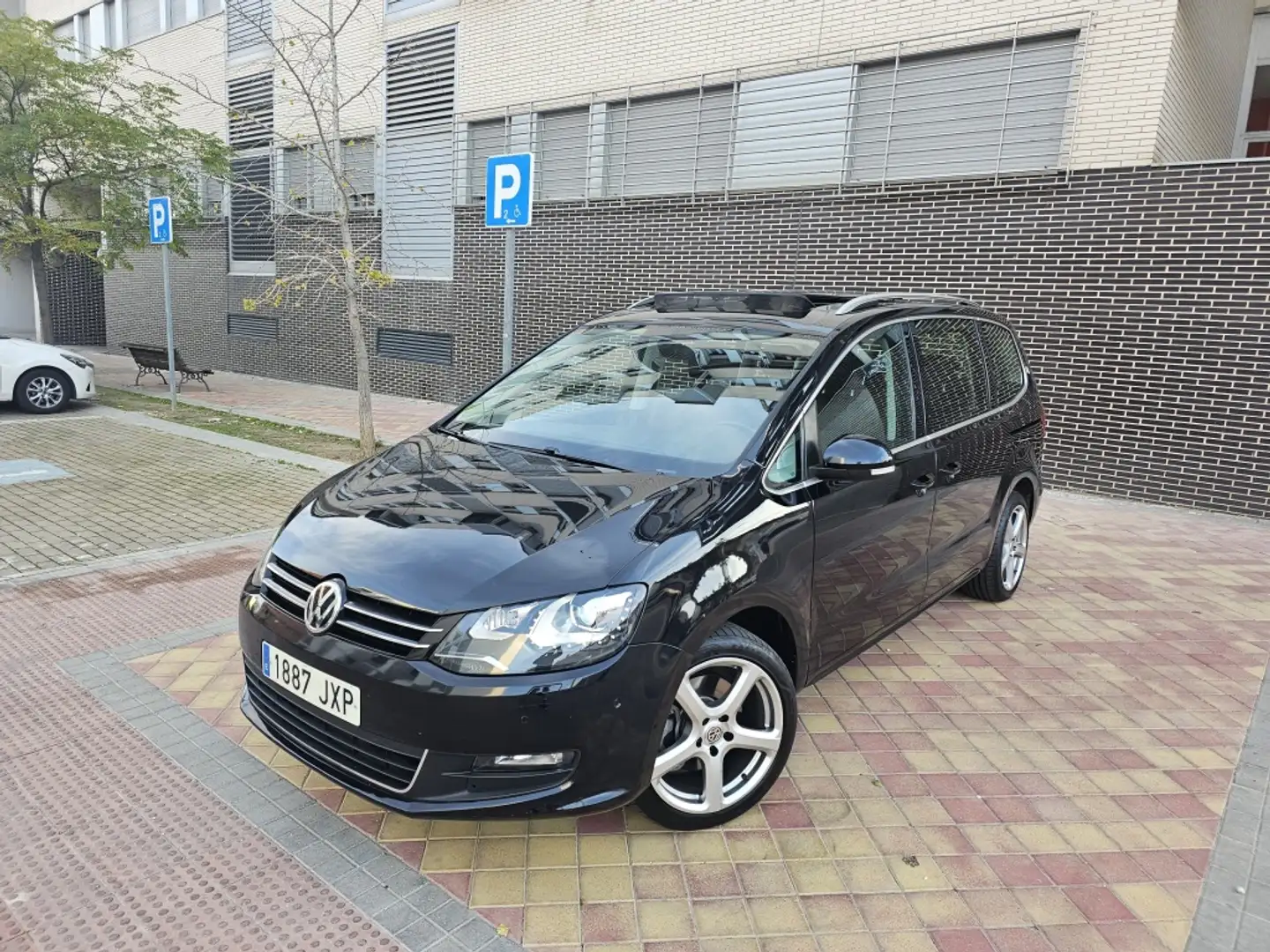 Volkswagen Sharan 2.0TDI Advance DSG 110kW Noir - 1