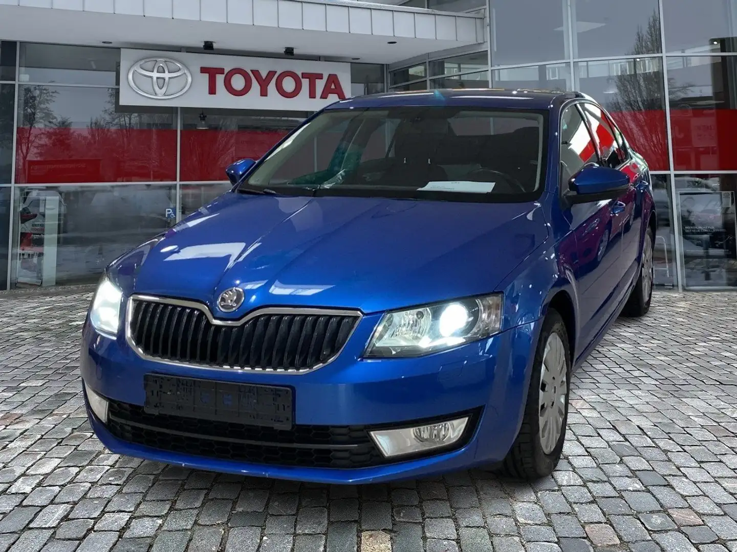 Skoda Octavia 1.2 TSI Ambition Matrix PDC elSitz Blauw - 1