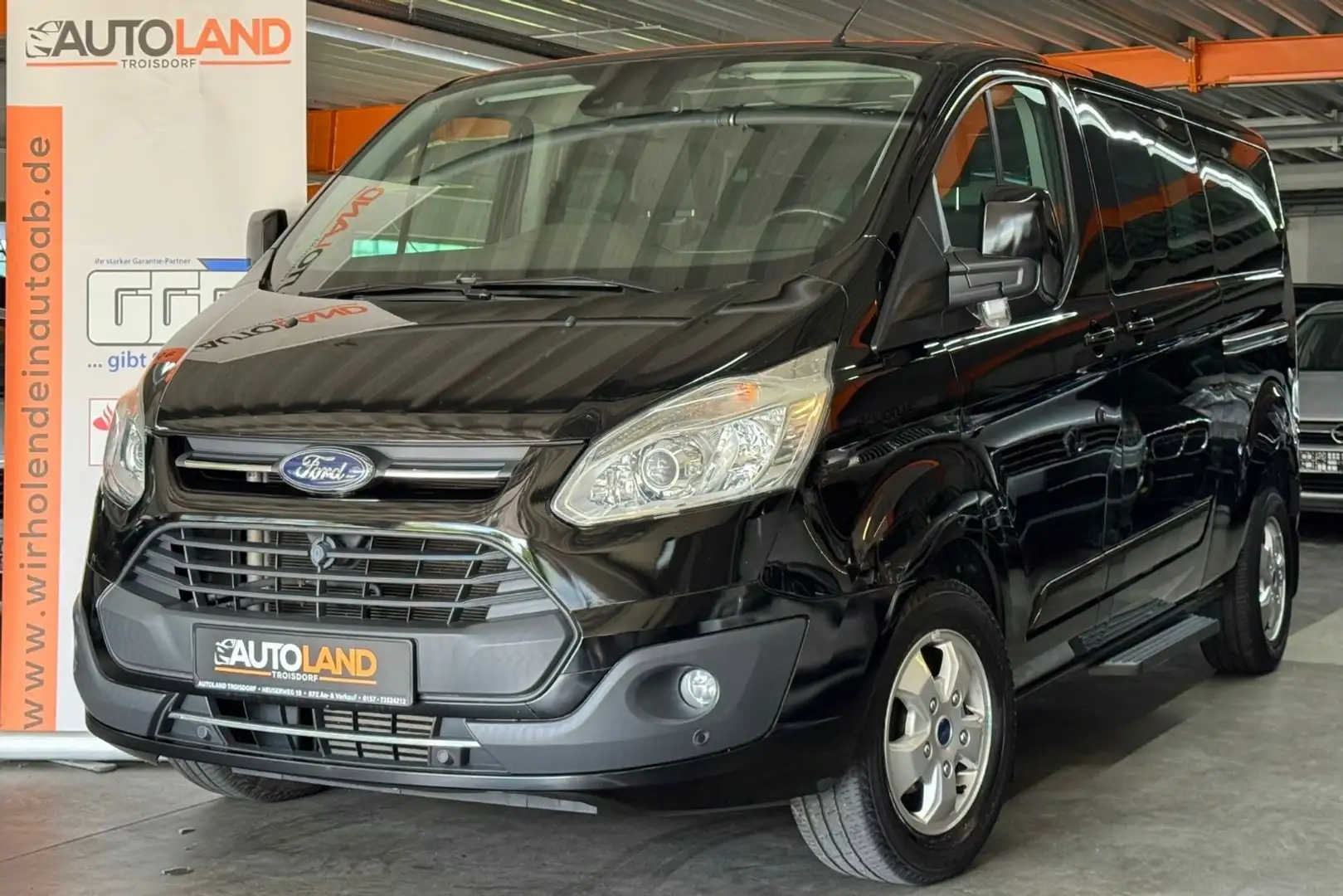Ford Tourneo Custom *8-SITZER*84 TKM*NAVI*AHK*KAMERA* Schwarz - 1
