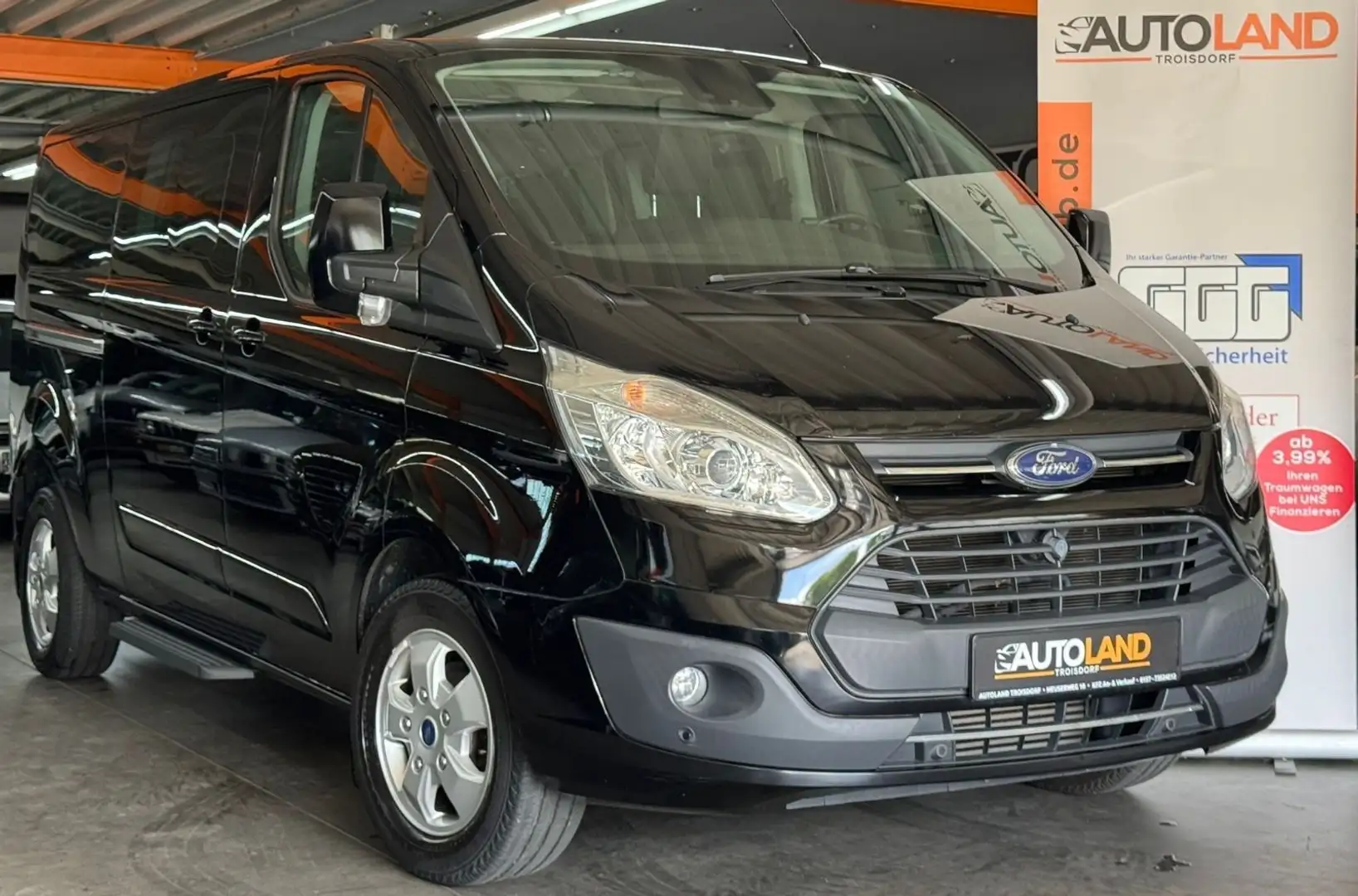 Ford Tourneo Custom *8-SITZER*84 TKM*NAVI*AHK*KAMERA* Schwarz - 2