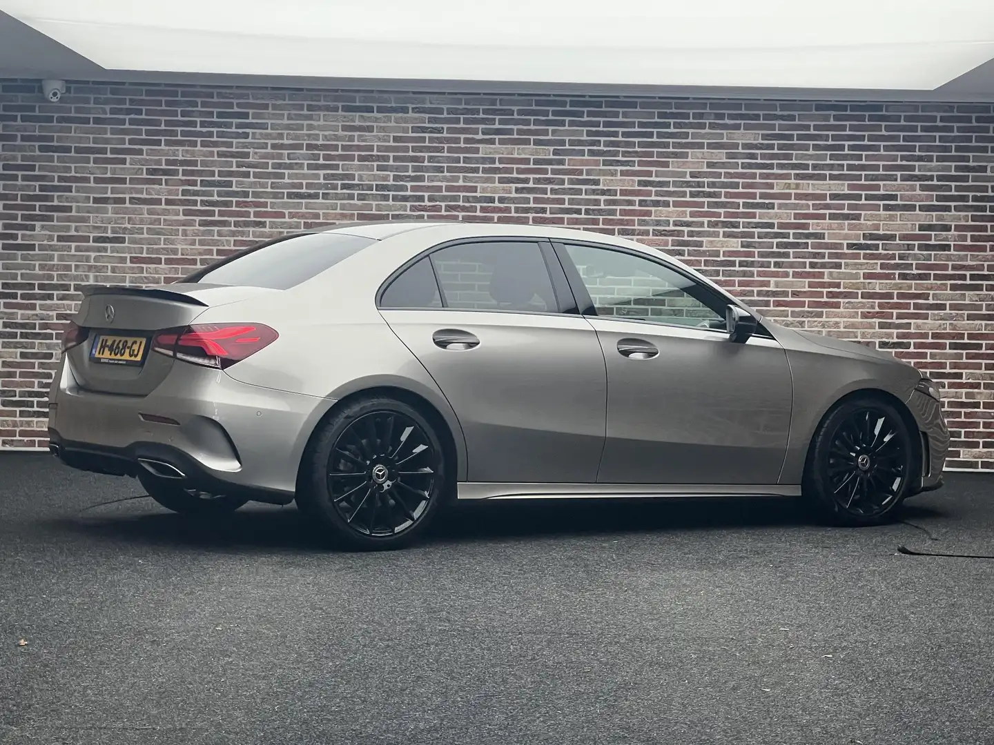 Mercedes-Benz A 220 Premium Plus Coupé met 190 PK | Panorma | Memories Grijs - 2