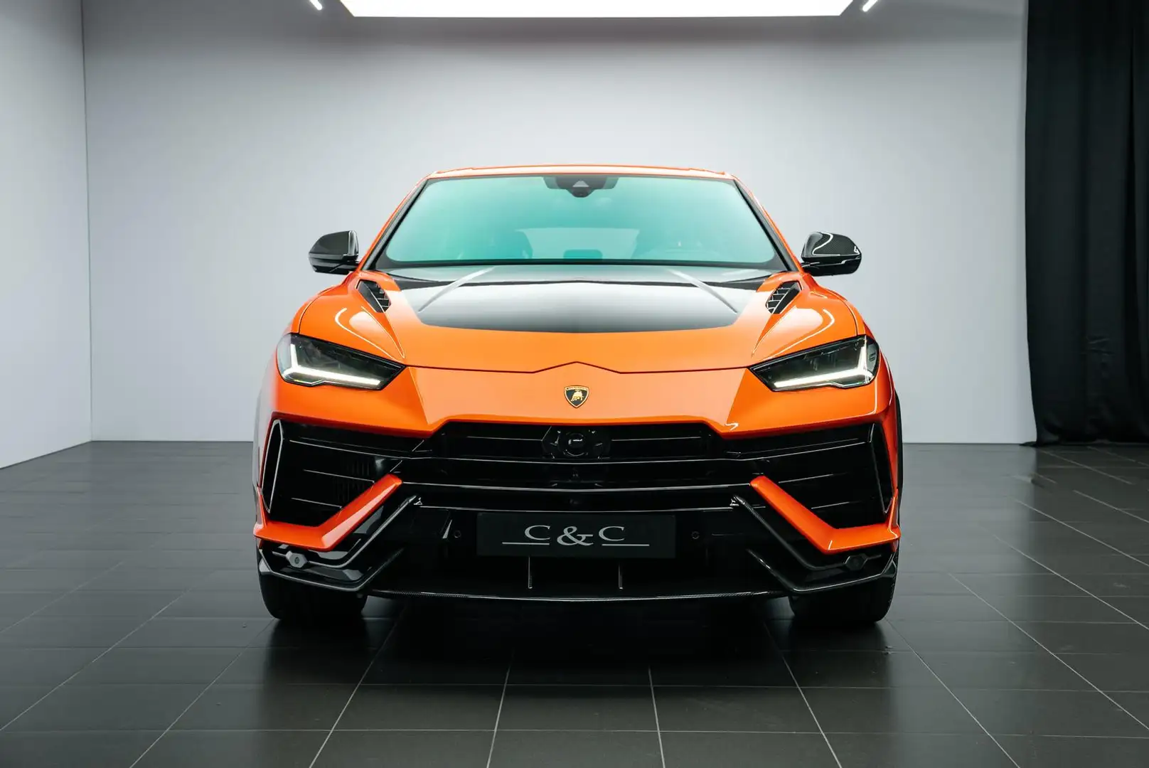 Lamborghini Urus Portocaliu - 2