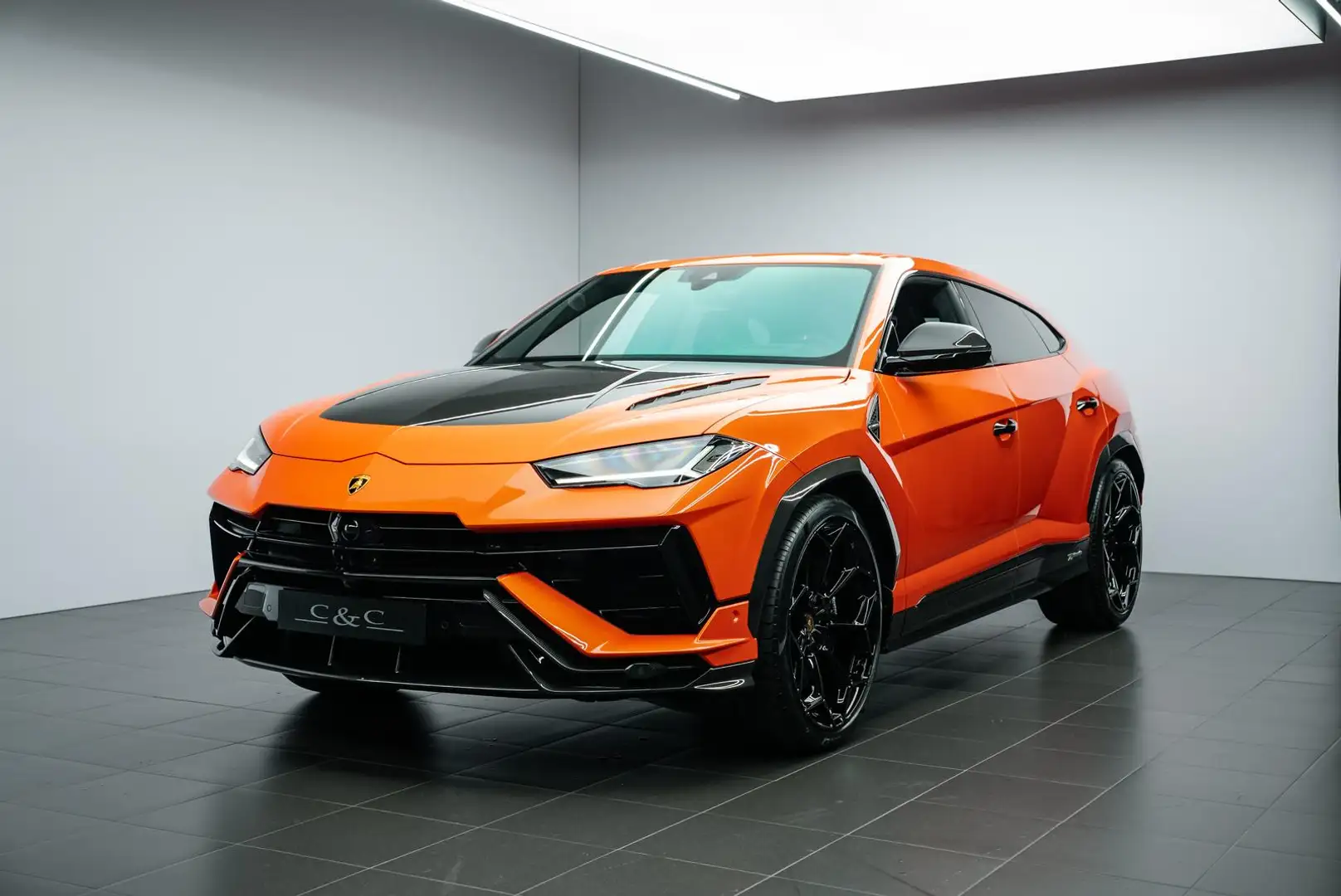 Lamborghini Urus Portocaliu - 1