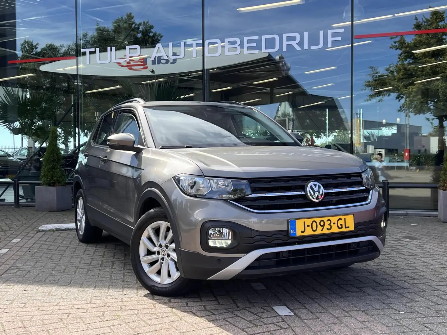 Volkswagen T-Cross 1.0 TSI Life Airco Cruise LMV NL NAP Gris - 2