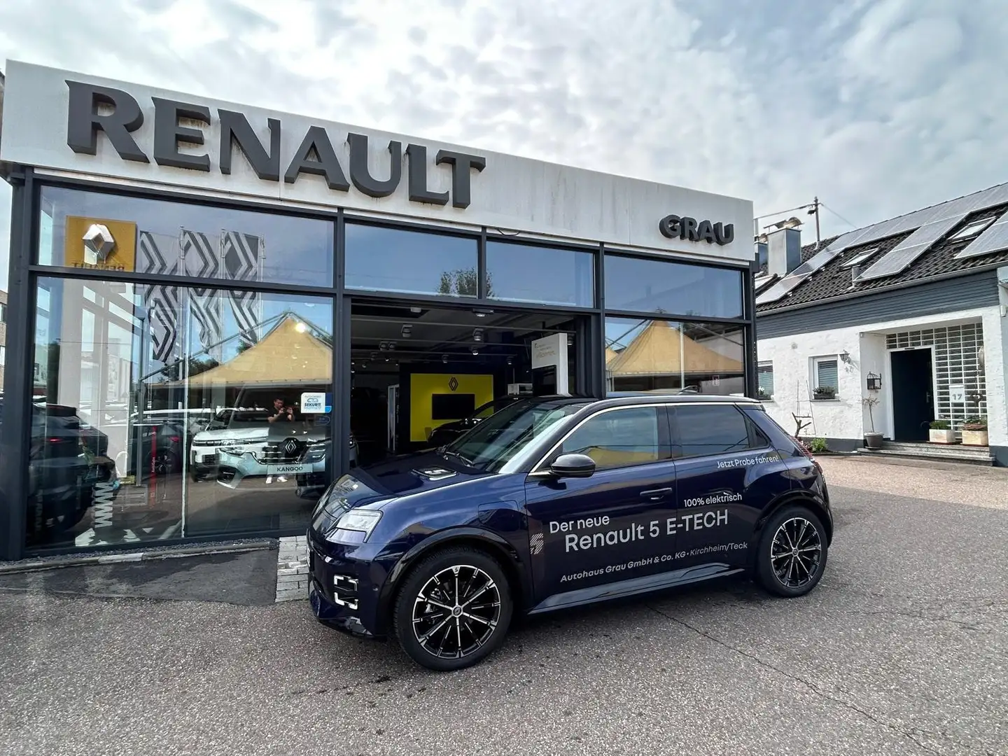 Renault R 5 E-Tech Iconic Five 150 Comfort Range Blau - 1