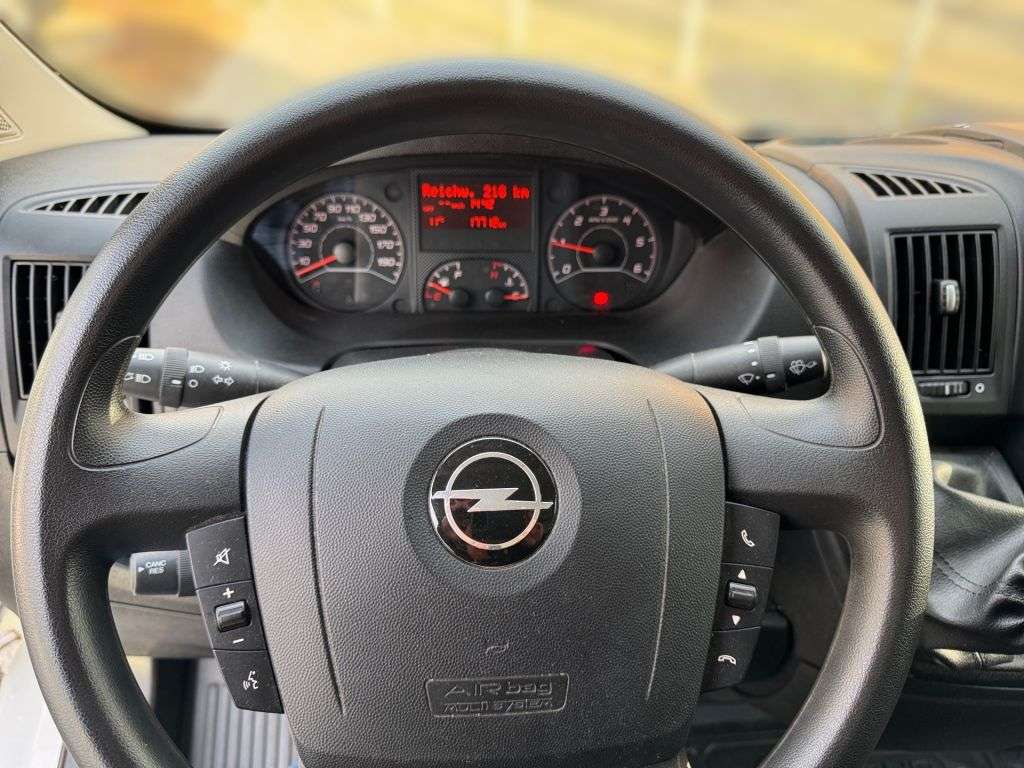 Opel Movano