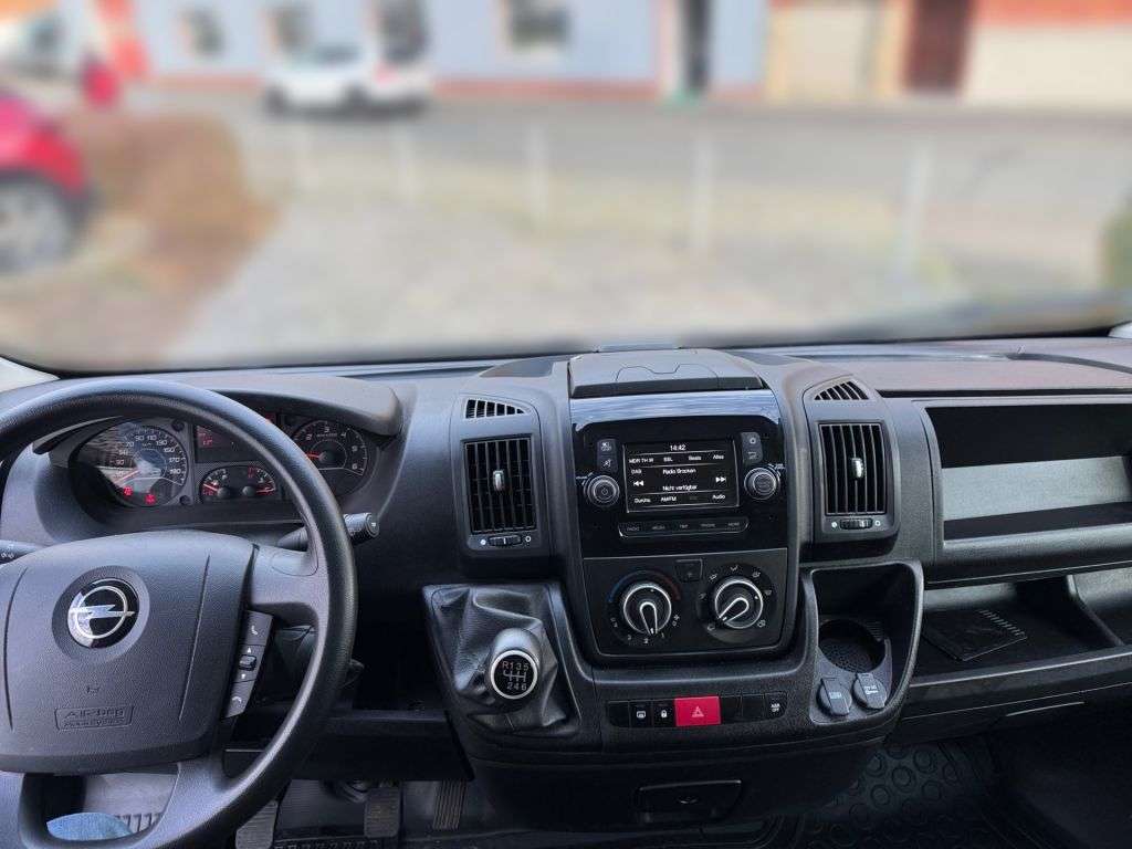 Opel Movano