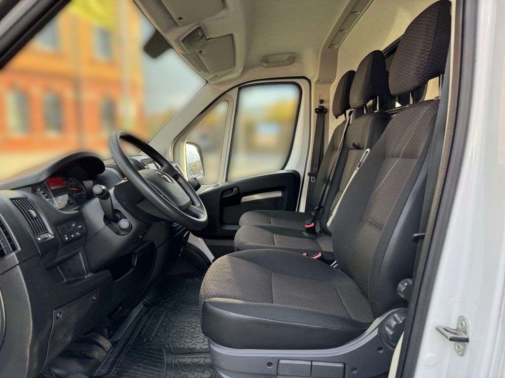 Opel Movano