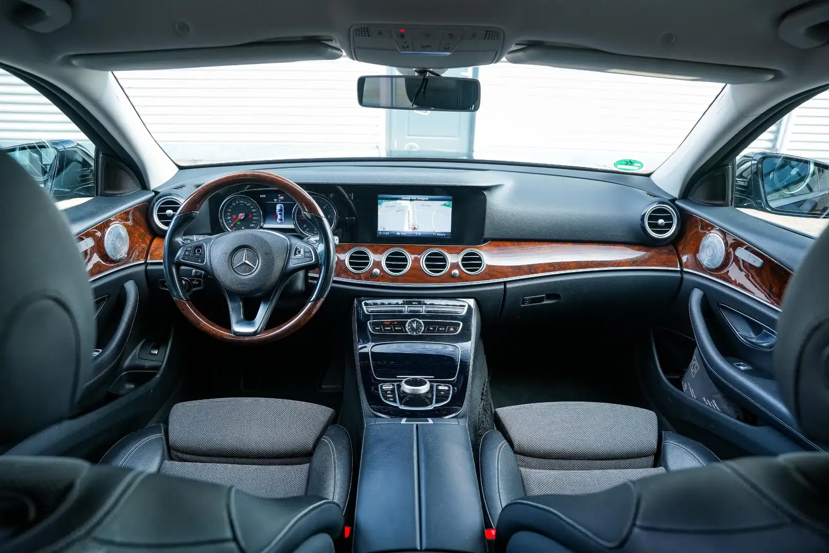 Mercedes-Benz E 220 d Lease Edition Prestige Plus Burnester Cruise Con Zwart - 2