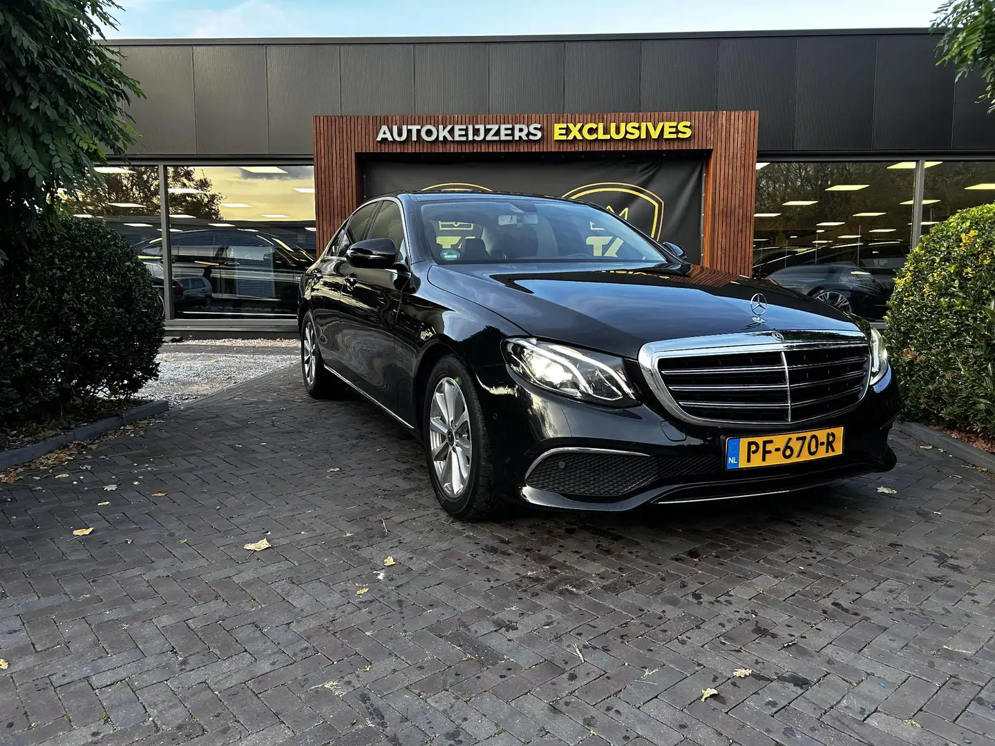 Mercedes-Benz E 220 d Lease Edition Prestige Plus Burnester Cruise Con Zwart - 1