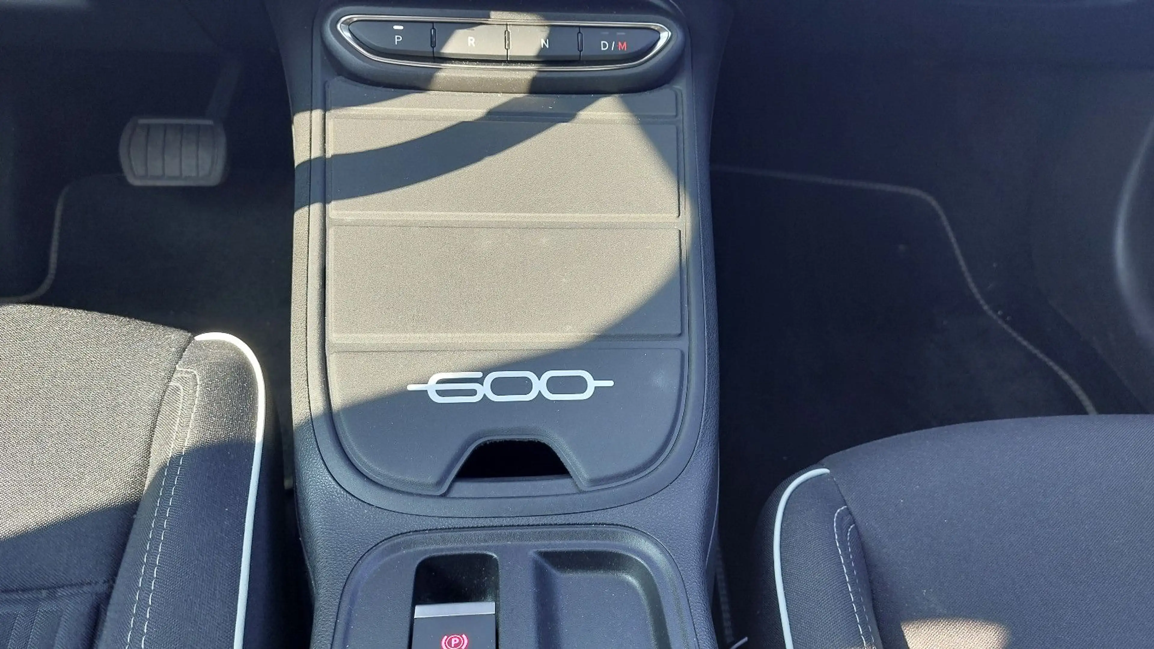 Fiat 600 Mild Hybrid Automatik 125 Jahre Edition — photo 13