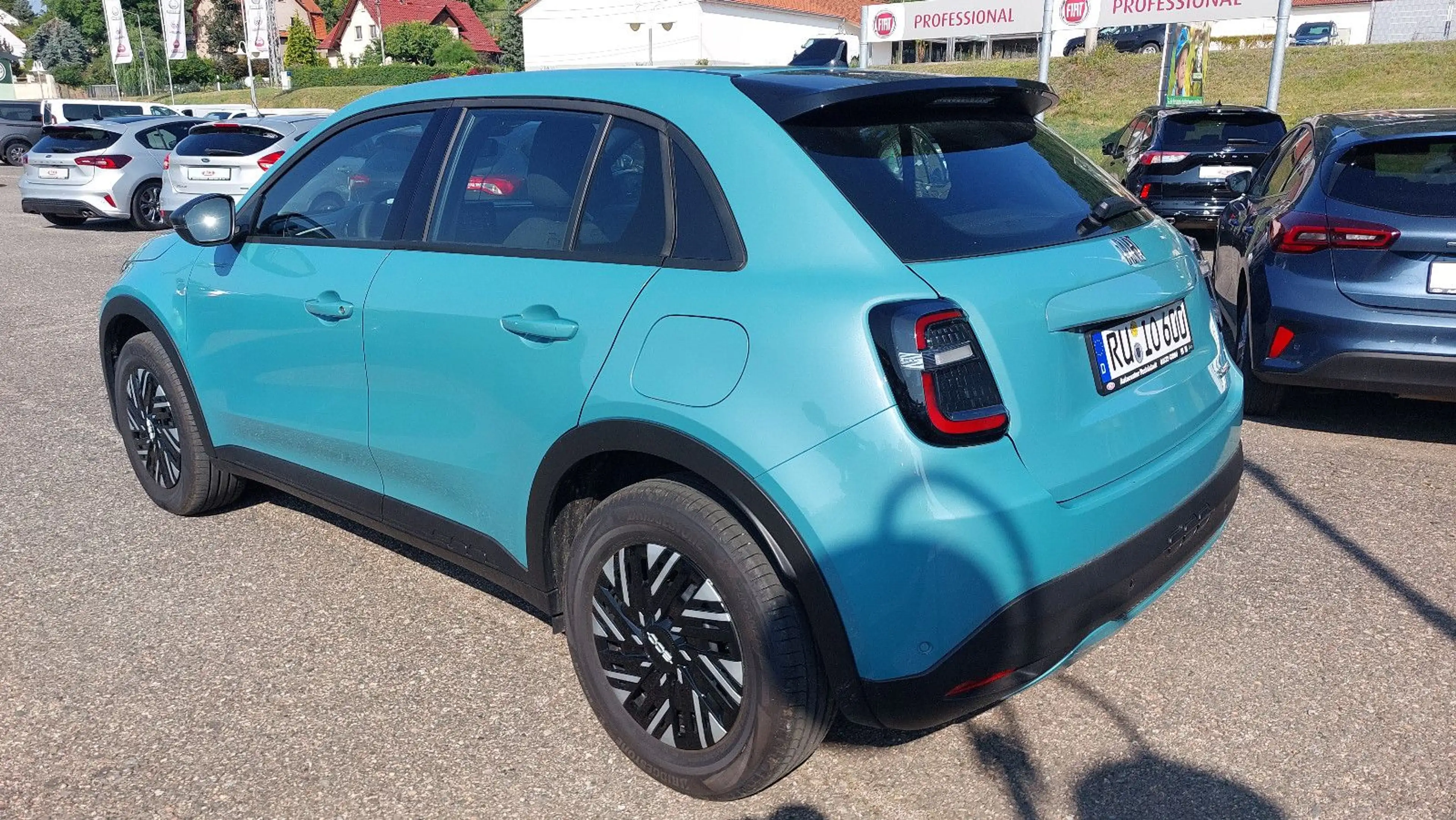 Fiat 600 Mild Hybrid Automatik 125 Jahre Edition — photo 5