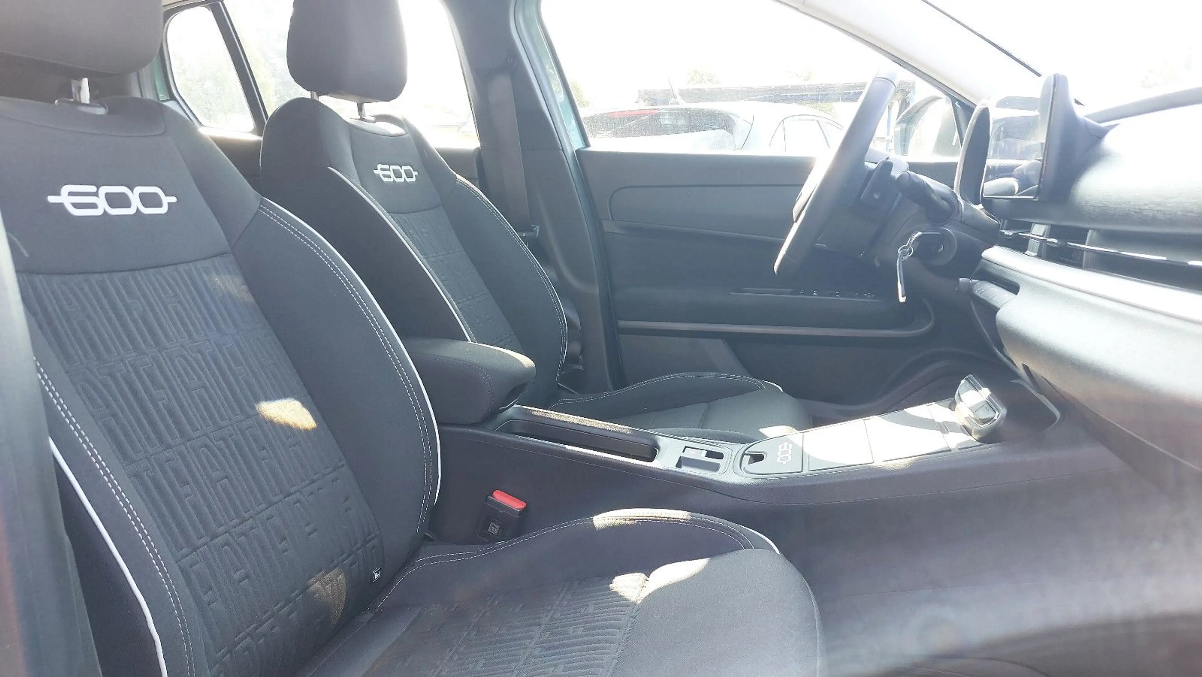 Fiat 600 Mild Hybrid Automatik 125 Jahre Edition — photo 15