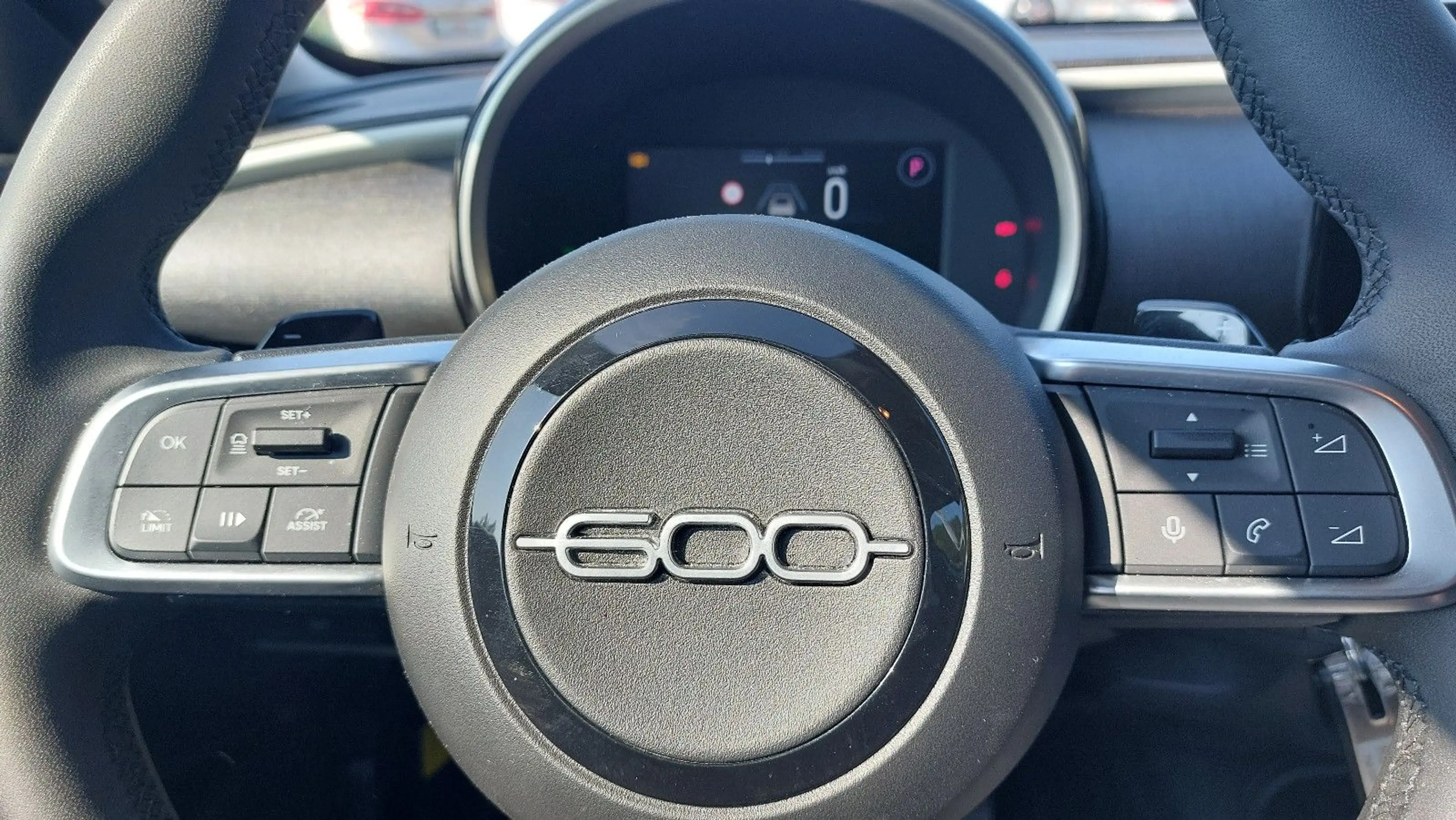 Fiat 600 Mild Hybrid Automatik 125 Jahre Edition — photo 8