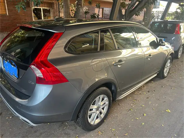 Volvo V60 Cross Country