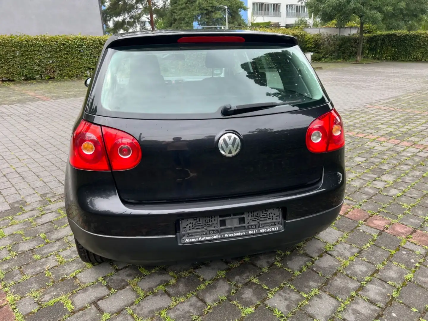 Volkswagen Golf V Lim. Trendline Negro - 2