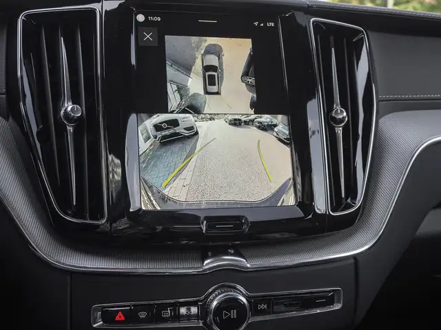 Volvo XC60 view 14